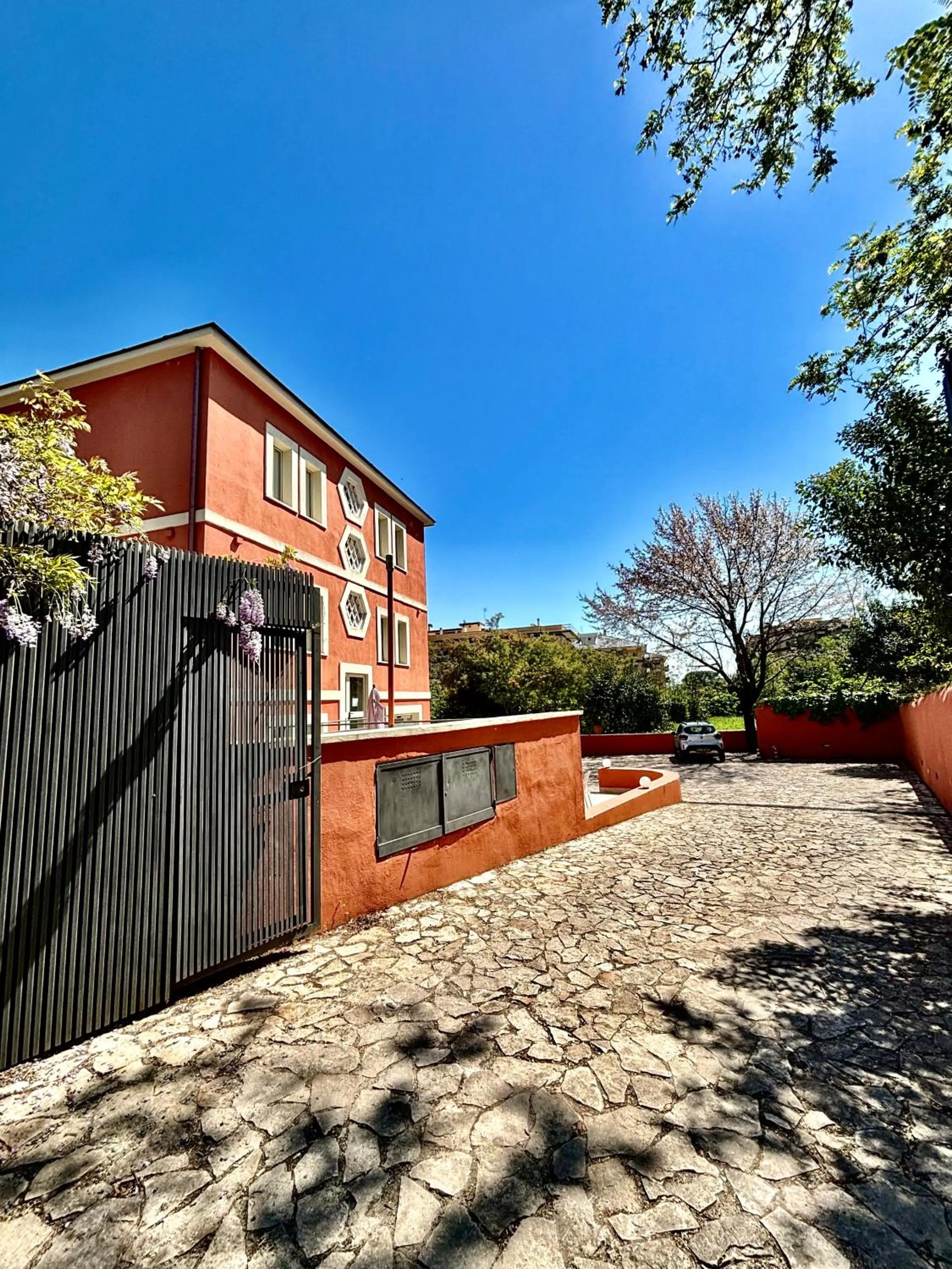 Property building in Palace Rome