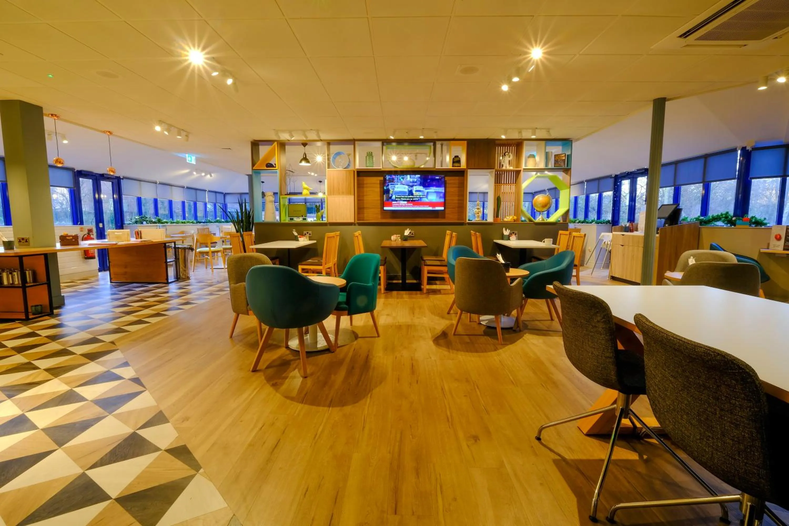 Restaurant/places to eat in Holiday Inn Warrington by IHG