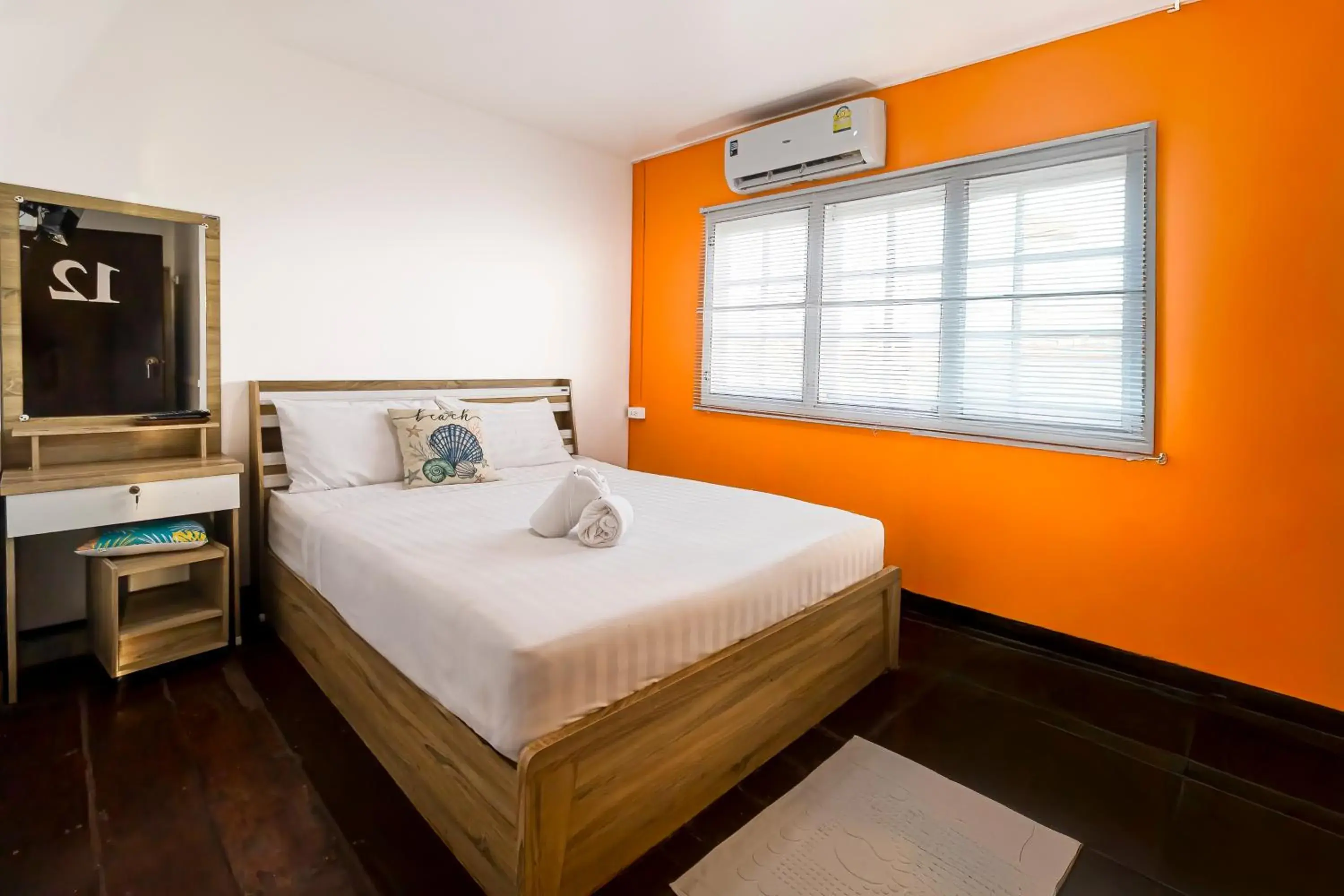 Standard Double Room with Fan - single occupancy in Karoon Sea View Lodge Standard Double Room with Fan - single occupancy in Karoon Sea View Lodge