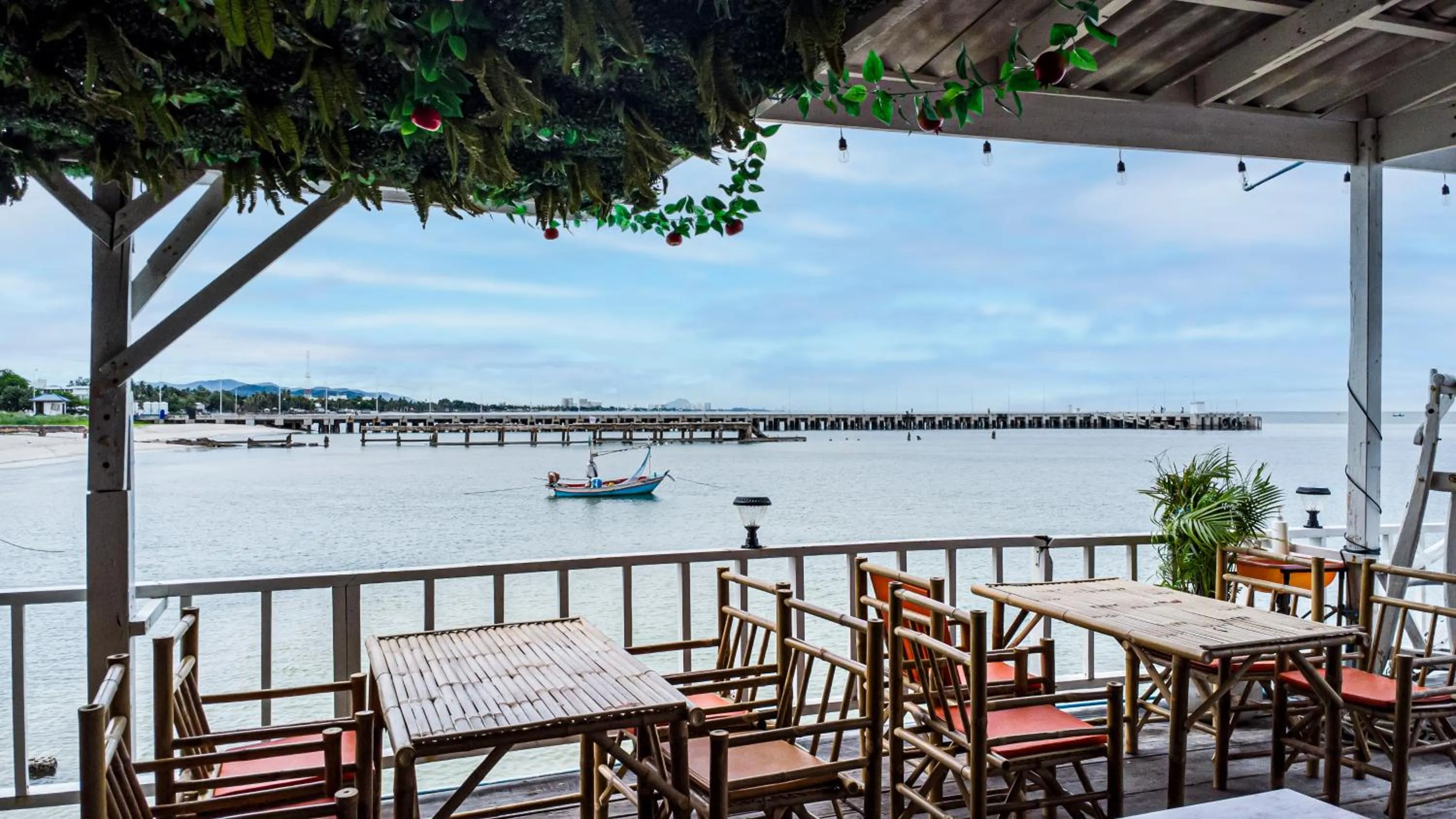 Karoon Sea View Lodge