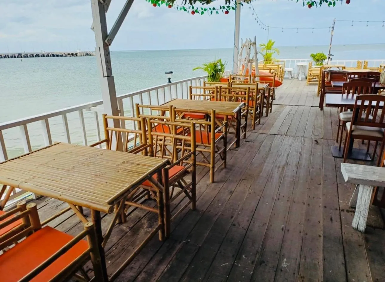 Karoon Sea View Lodge