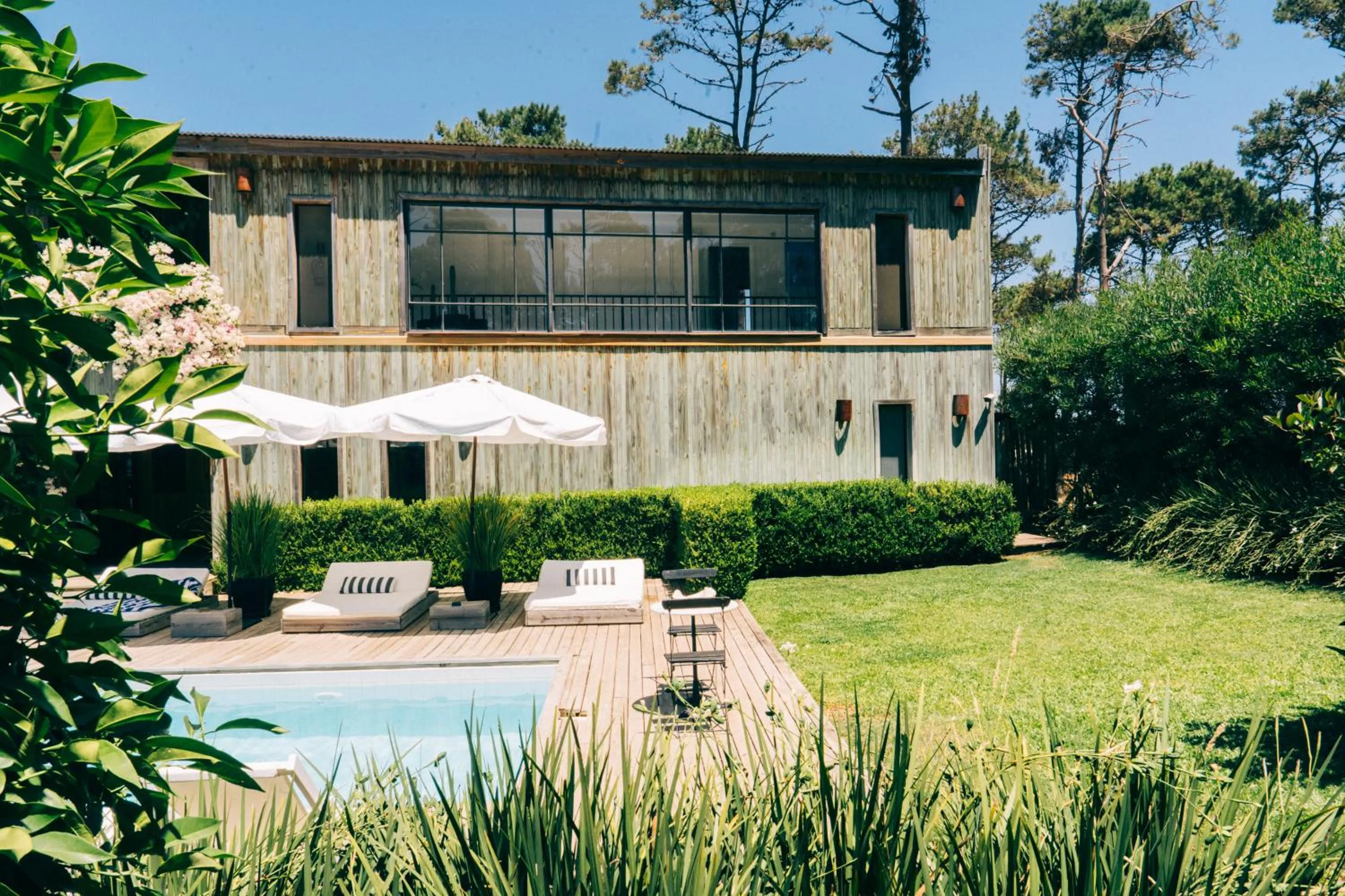 Property building in Casa Flor