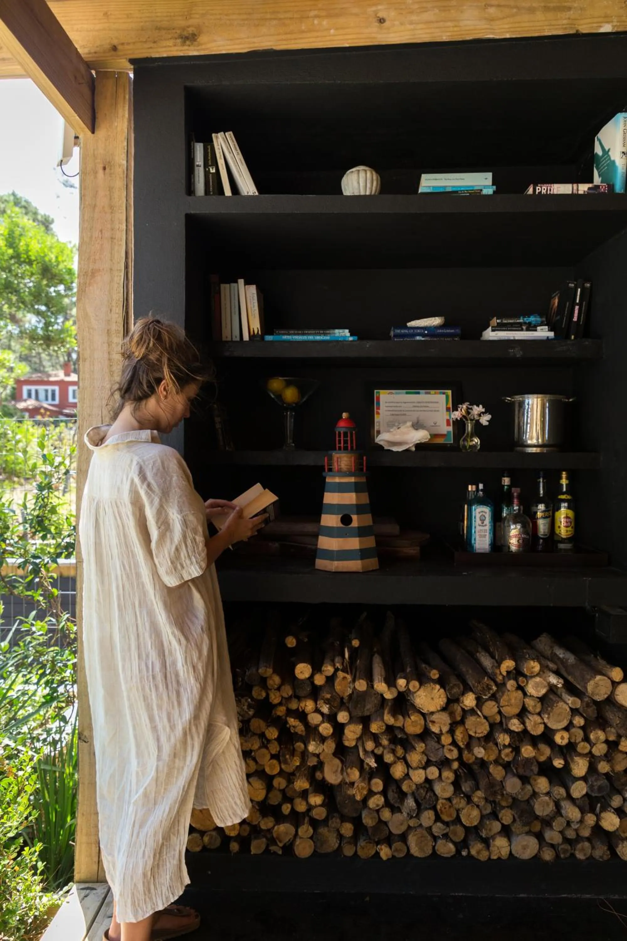 Library in Casa Flor