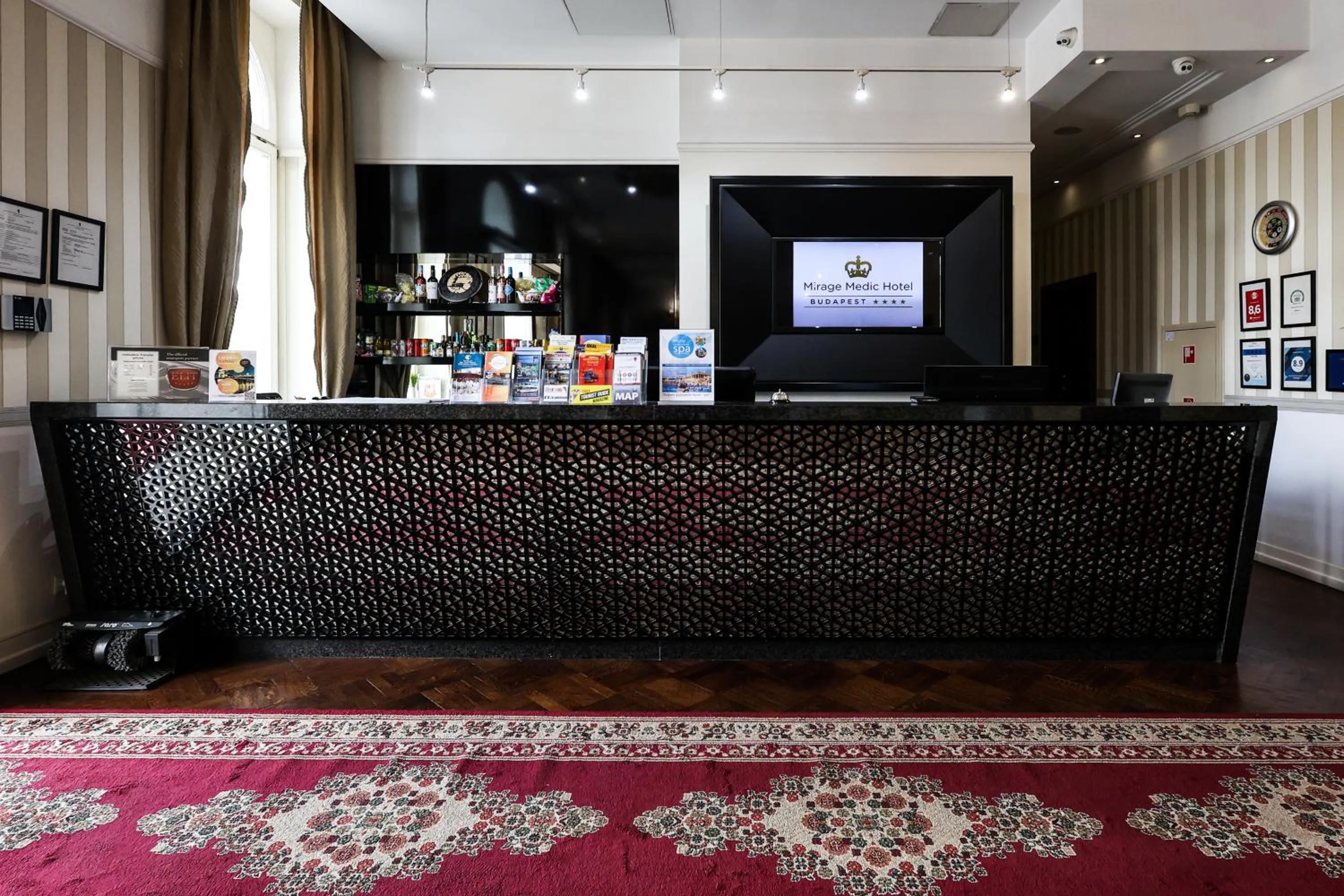 Lobby or reception in Mirage Medic Hotel