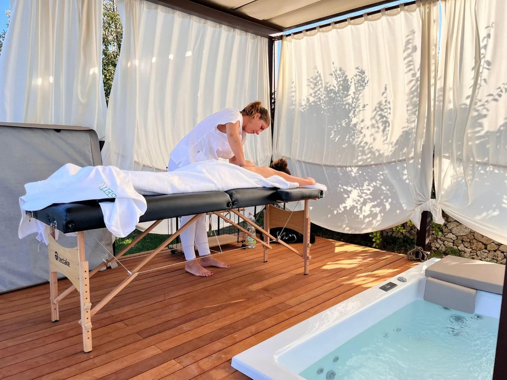 Massage in Agriturismo Alonì Costarella Masseria