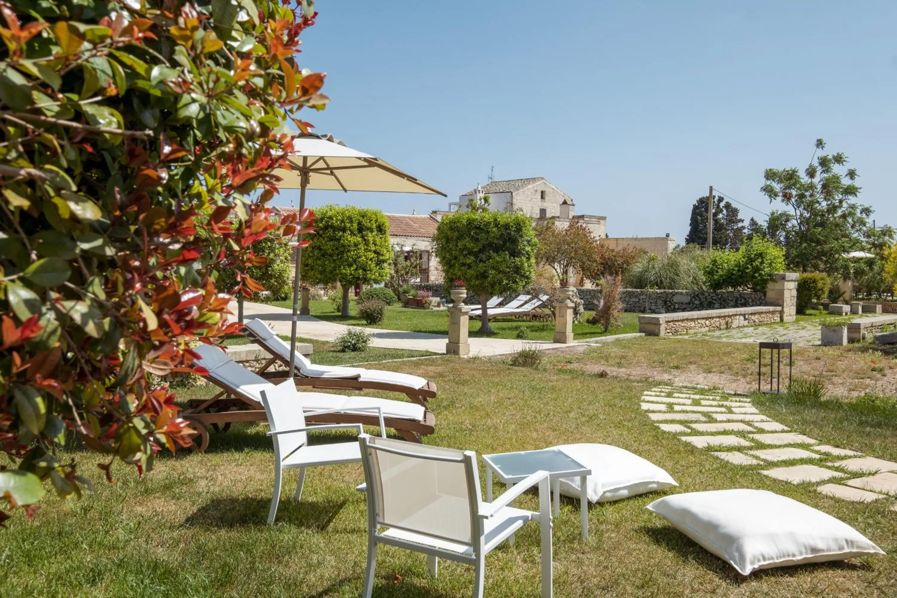 Garden in Agriturismo Alonì Costarella Masseria