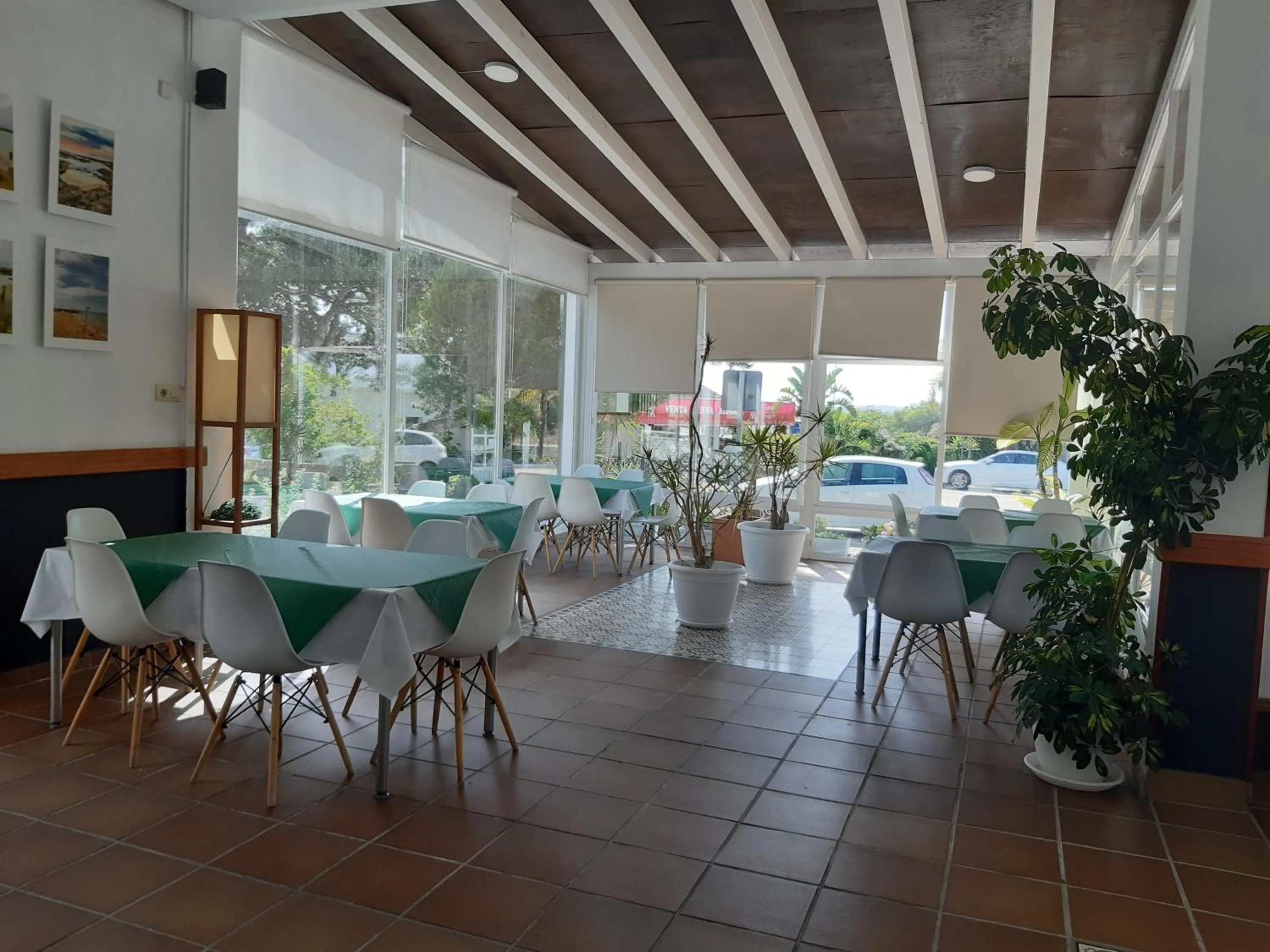 Restaurant/places to eat in Hotel Marisma Sancti Petri