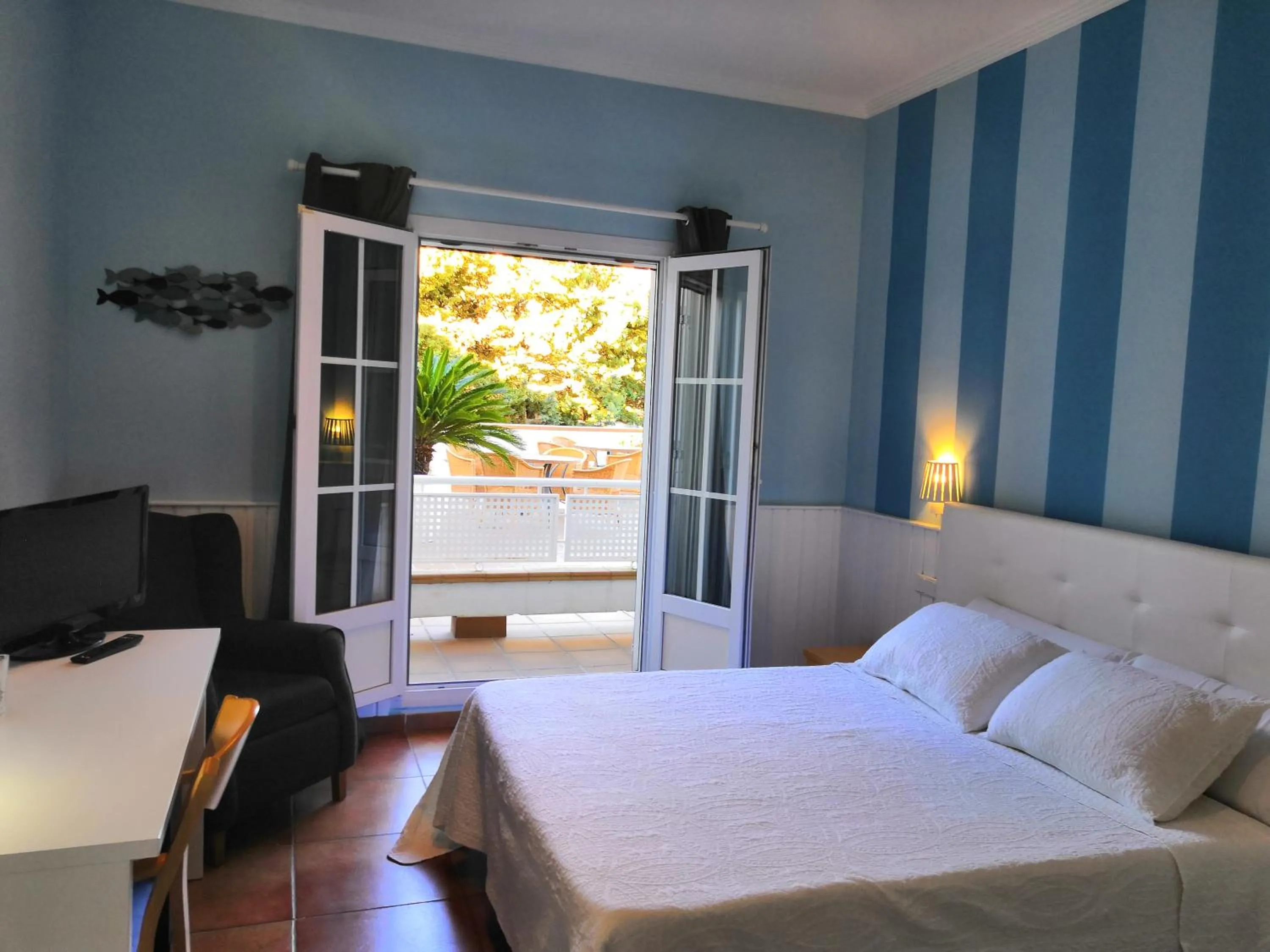 Bedroom, Bed in Hotel Marisma Sancti Petri