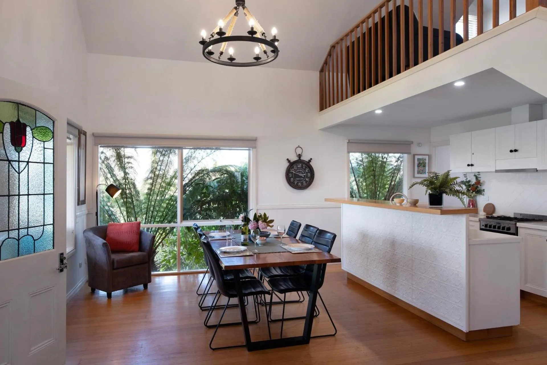 Aggies Way - dog friendly with panoramic views