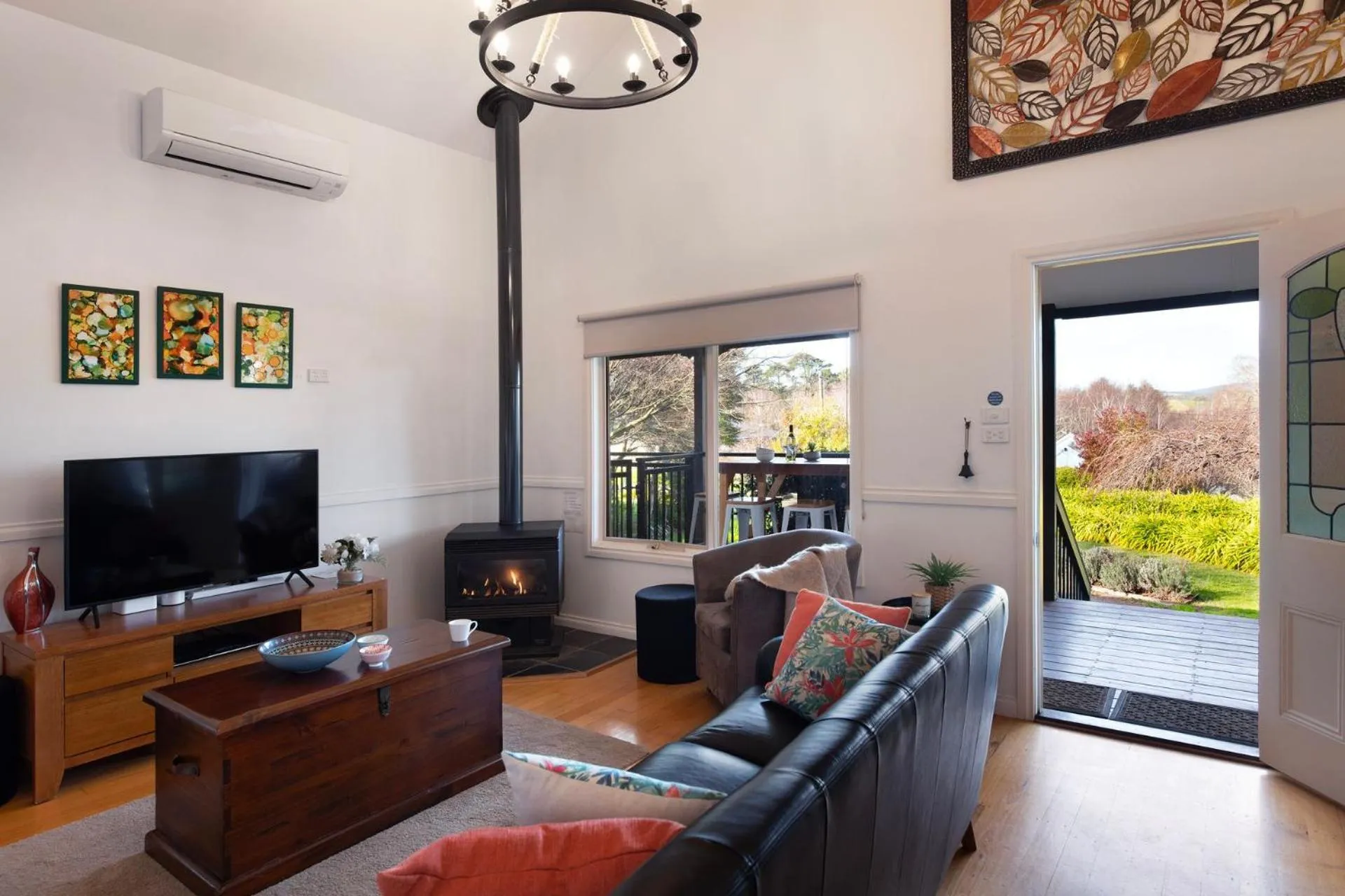 Aggies Way - dog friendly with panoramic views