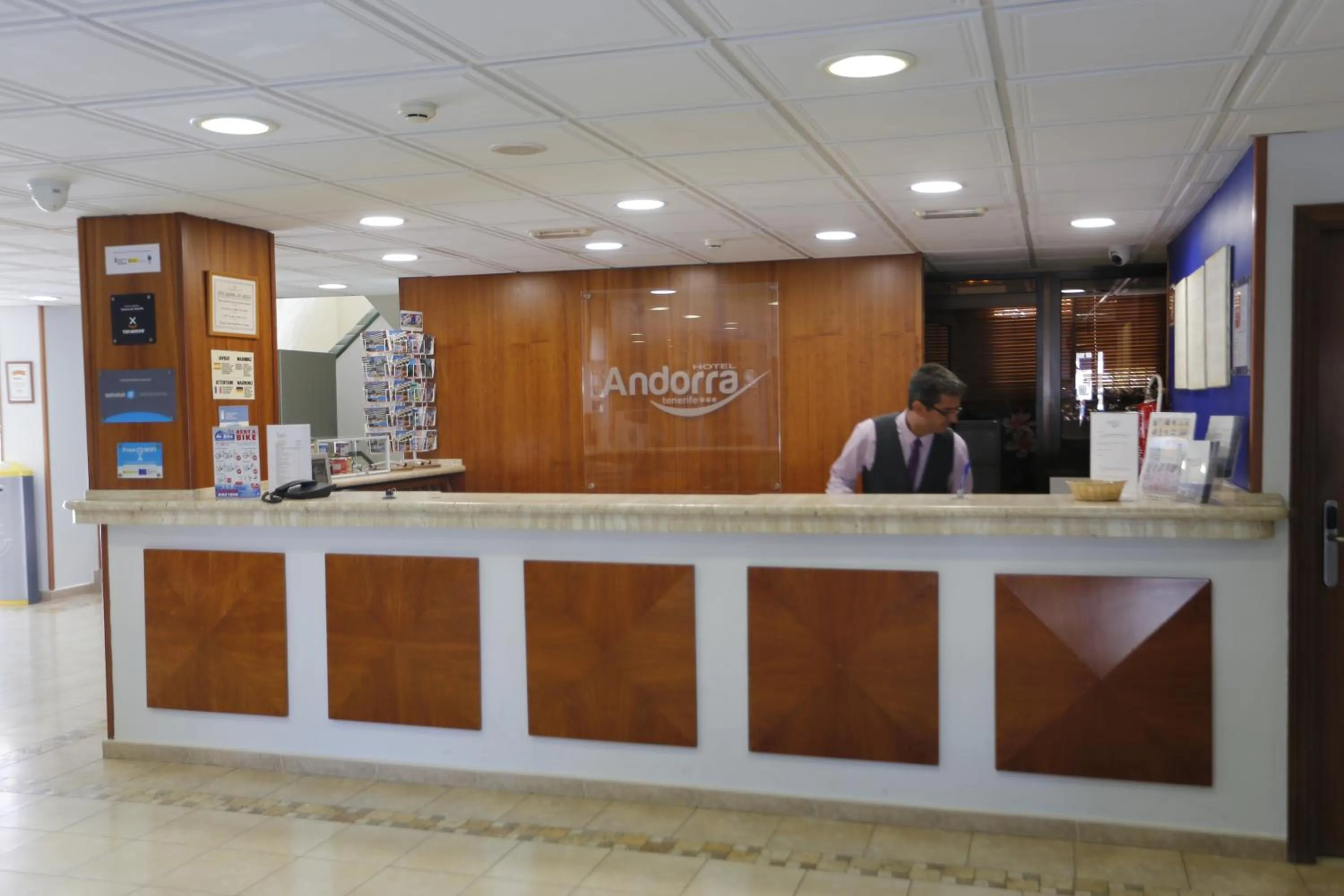 Lobby or reception in Hotel-Apartamentos Andorra