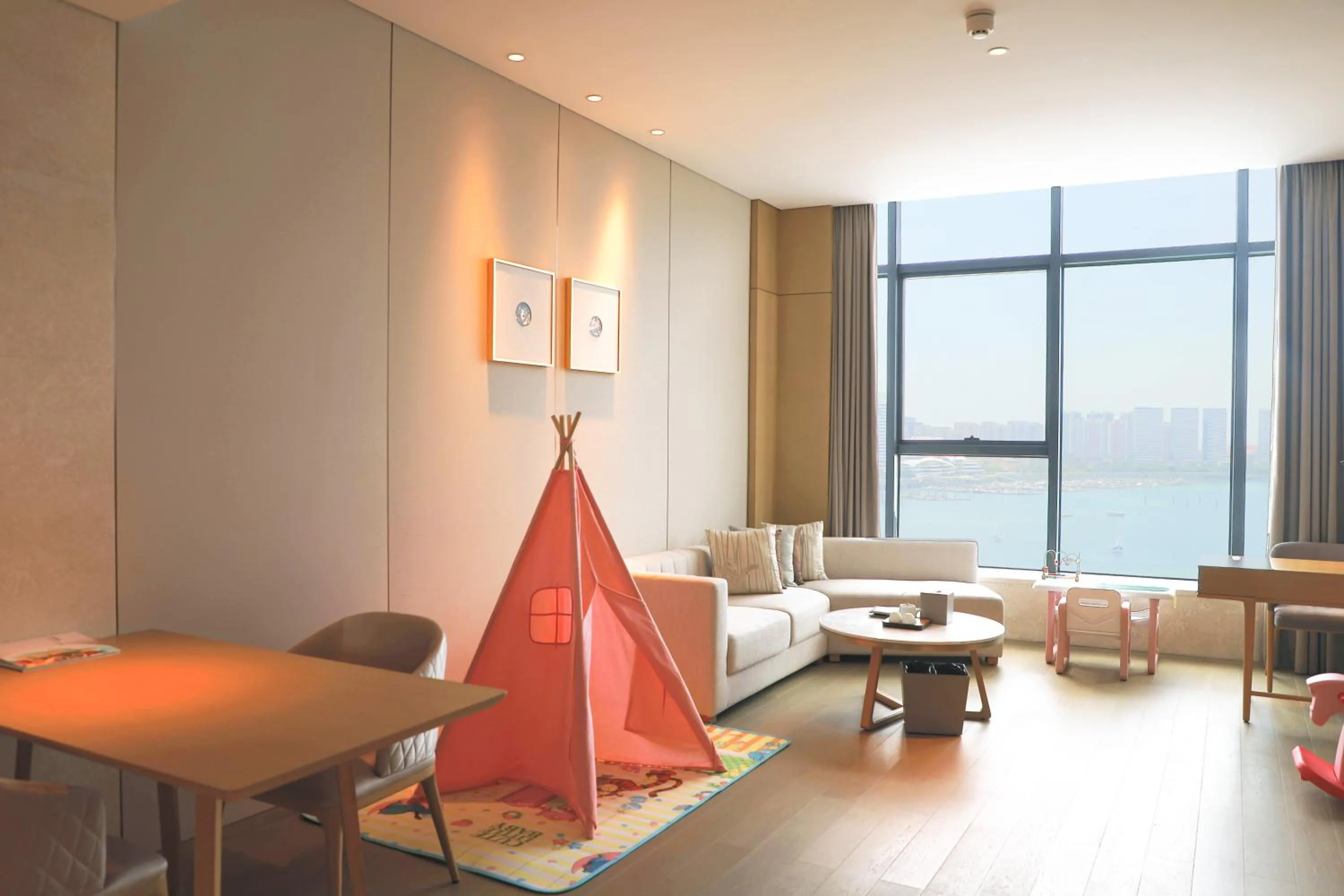 Living room in Wyndham Grand Plaza Royale Yuzhou Xiamen Wuyuan Bay