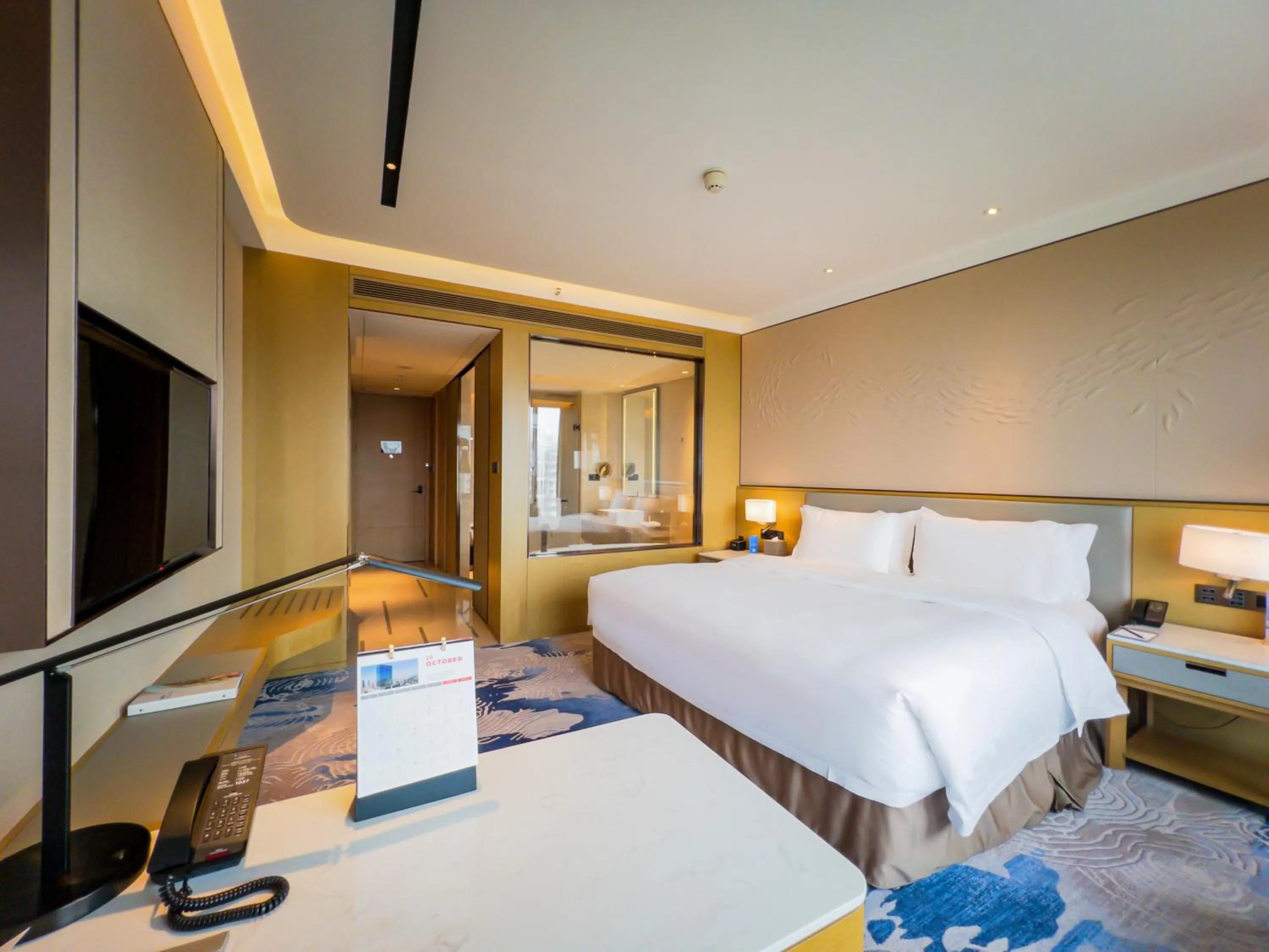 Decorative detail, Bed in Wyndham Grand Plaza Royale Yuzhou Xiamen Wuyuan Bay