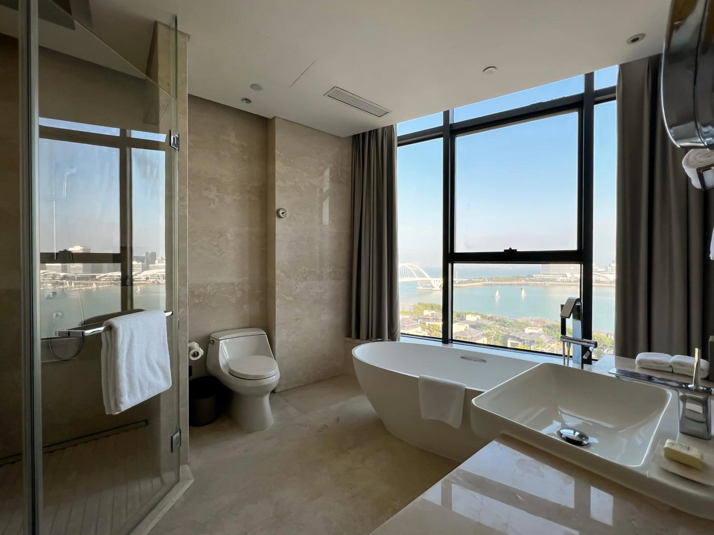 Bathroom in Wyndham Grand Plaza Royale Yuzhou Xiamen Wuyuan Bay