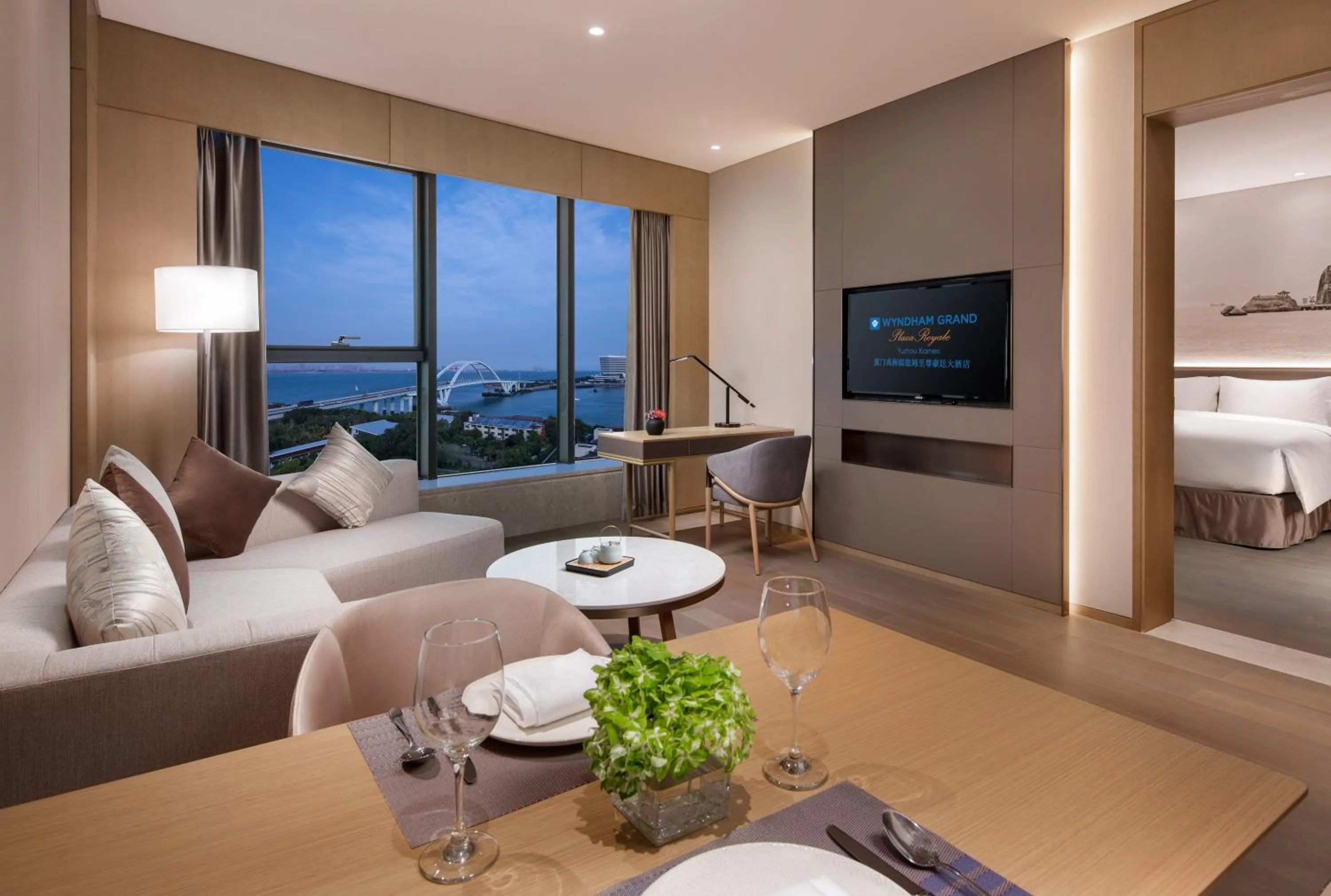 Living room in Wyndham Grand Plaza Royale Yuzhou Xiamen Wuyuan Bay