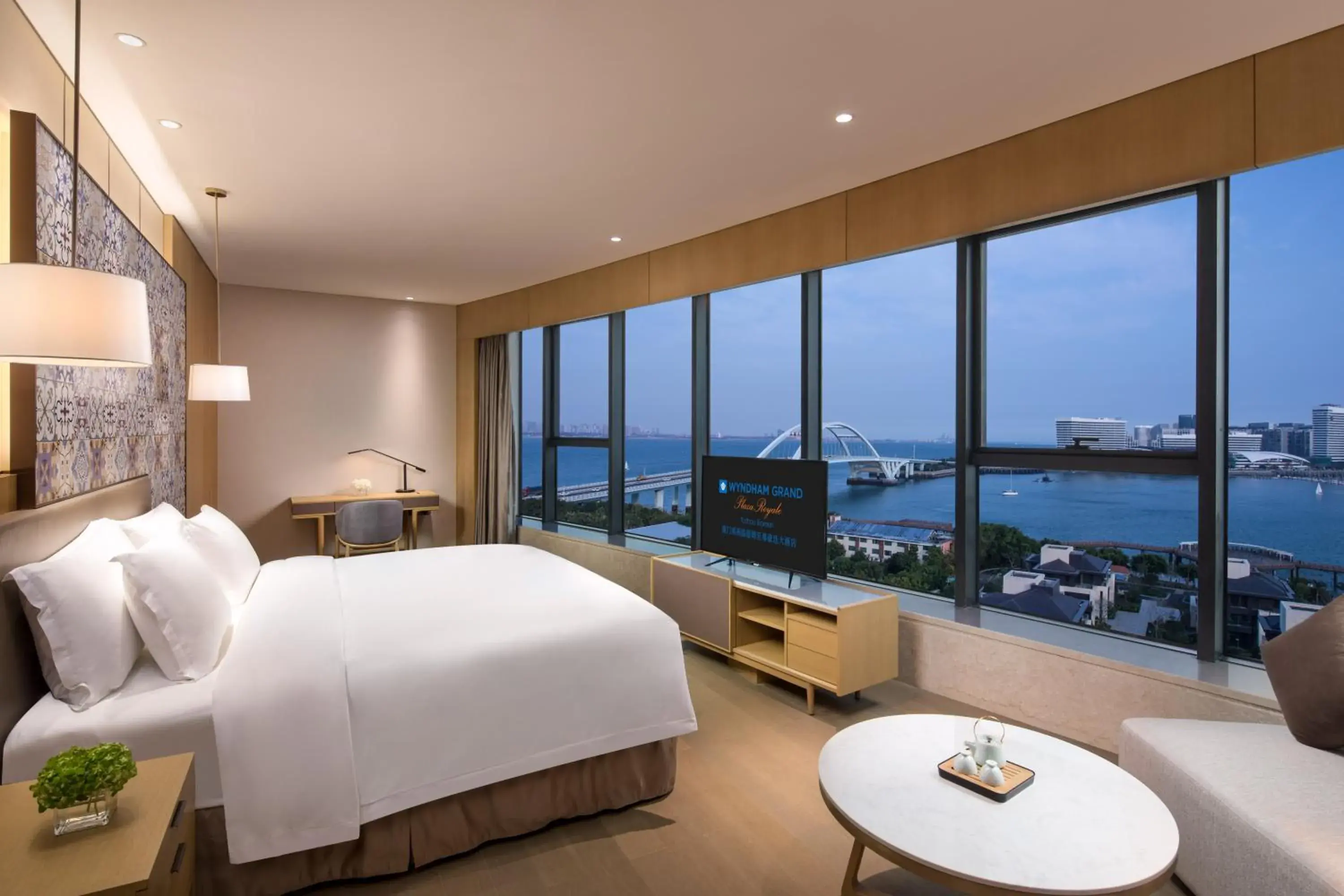 Premium Sea View King Room in Wyndham Grand Plaza Royale Yuzhou Xiamen Wuyuan Bay Premium Sea View King Room in Wyndham Grand Plaza Royale Yuzhou Xiamen Wuyuan Bay