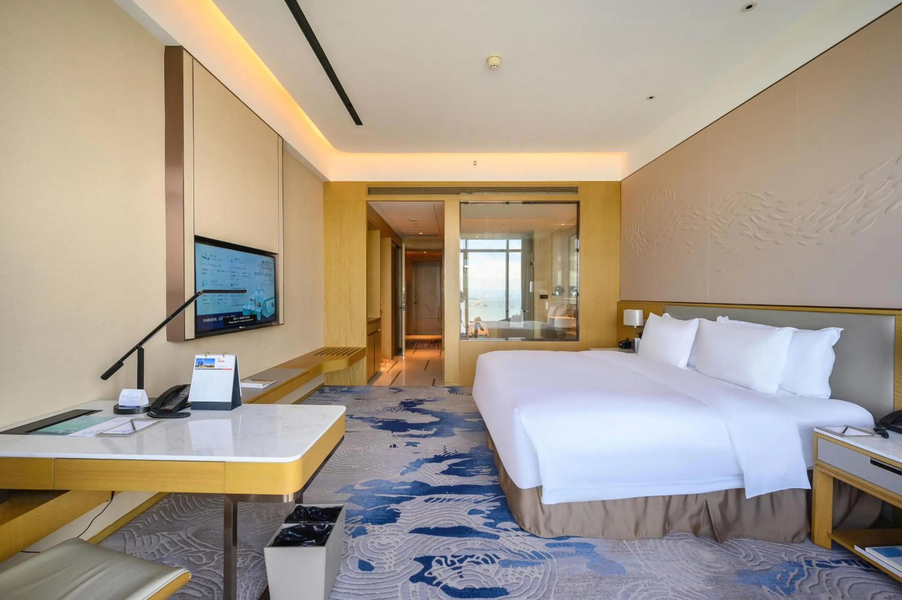 Decorative detail, Bed in Wyndham Grand Plaza Royale Yuzhou Xiamen Wuyuan Bay