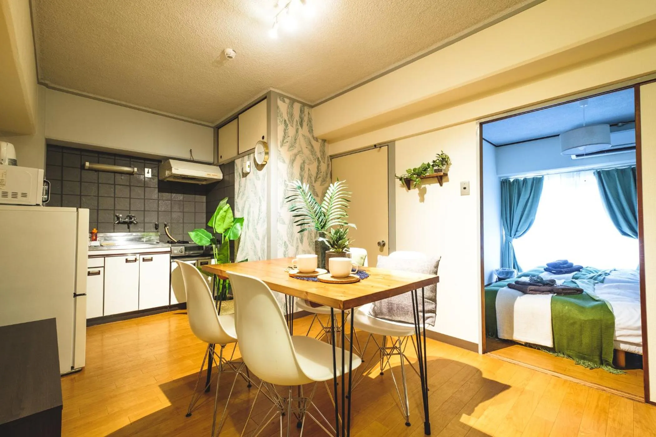 Kitchen or kitchenette in Rose Heights -vacation rental-