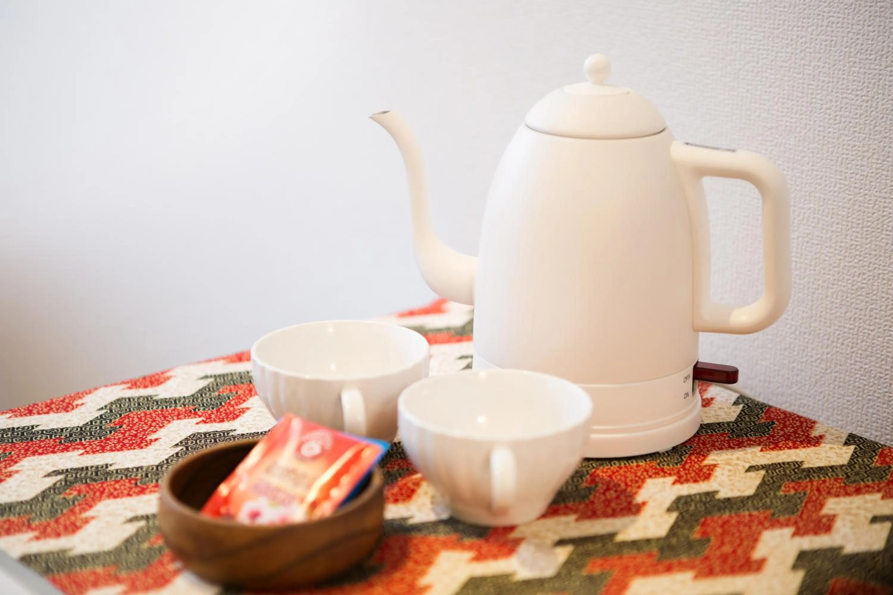 Coffee/tea facilities in plat hostel keikyu asakusa karin