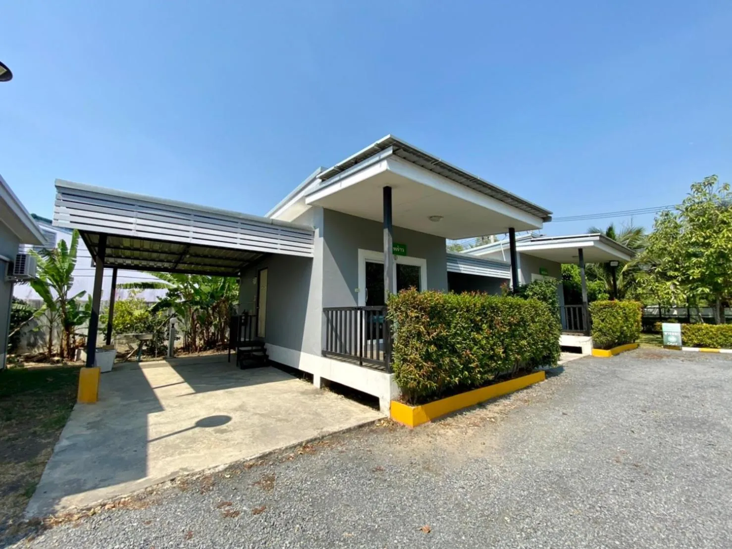 Facade/entrance in Baan Ruay Suk Resort, Lopburi