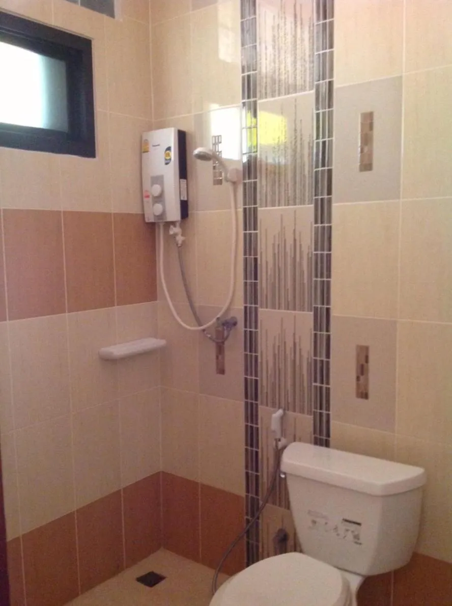 Shower in Baan Mulan