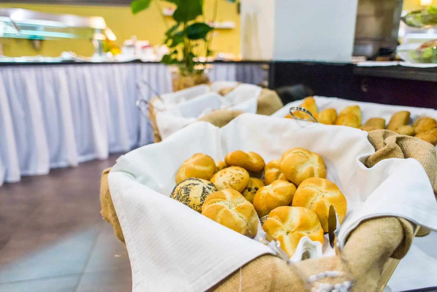 Continental breakfast in Udalla Park - Hotel & Apartamentos