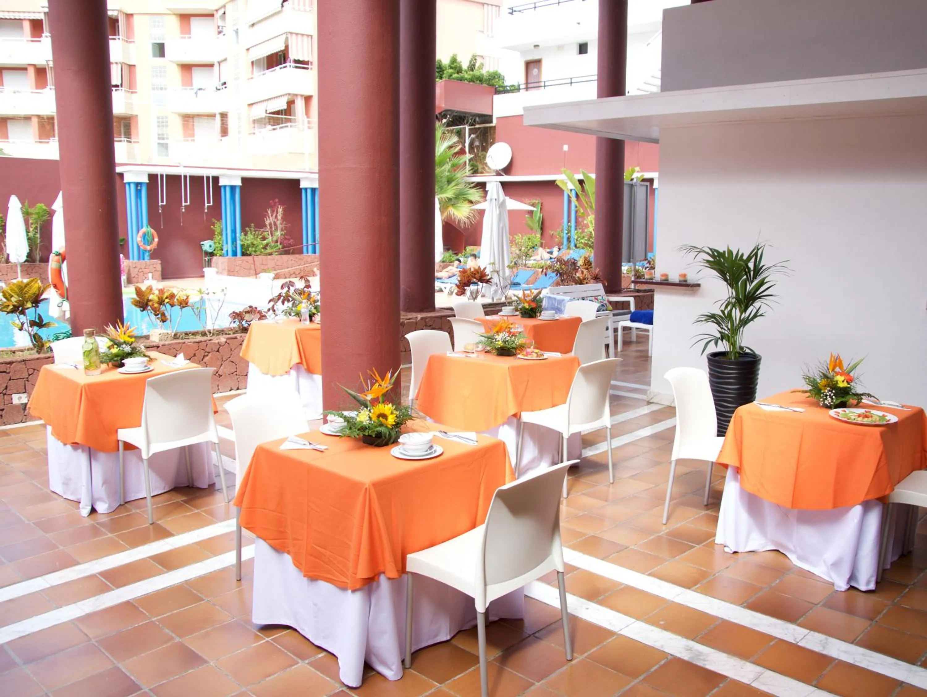 Restaurant/places to eat in Udalla Park - Hotel & Apartamentos