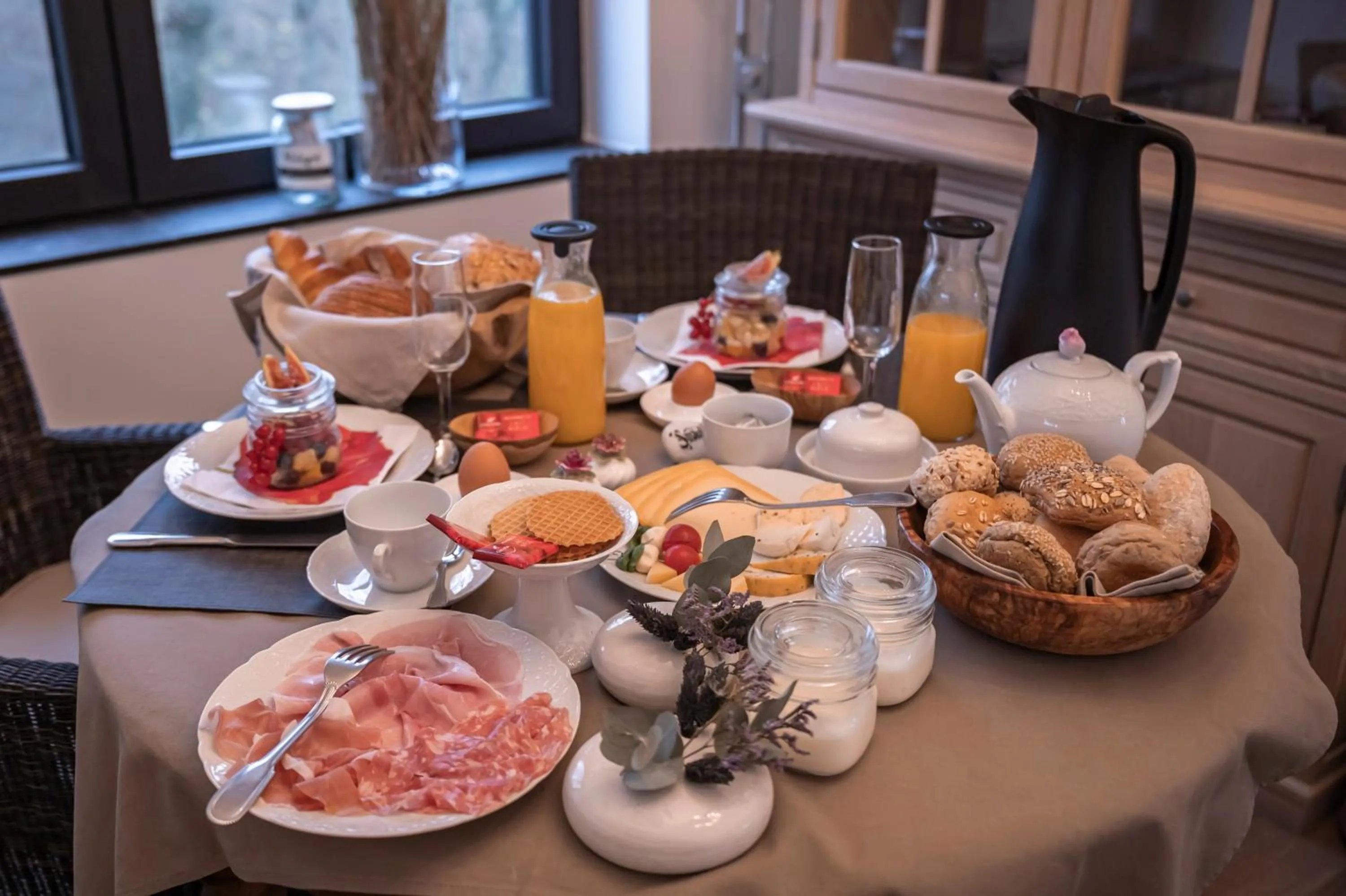 Buffet breakfast in B&B De Klaproos