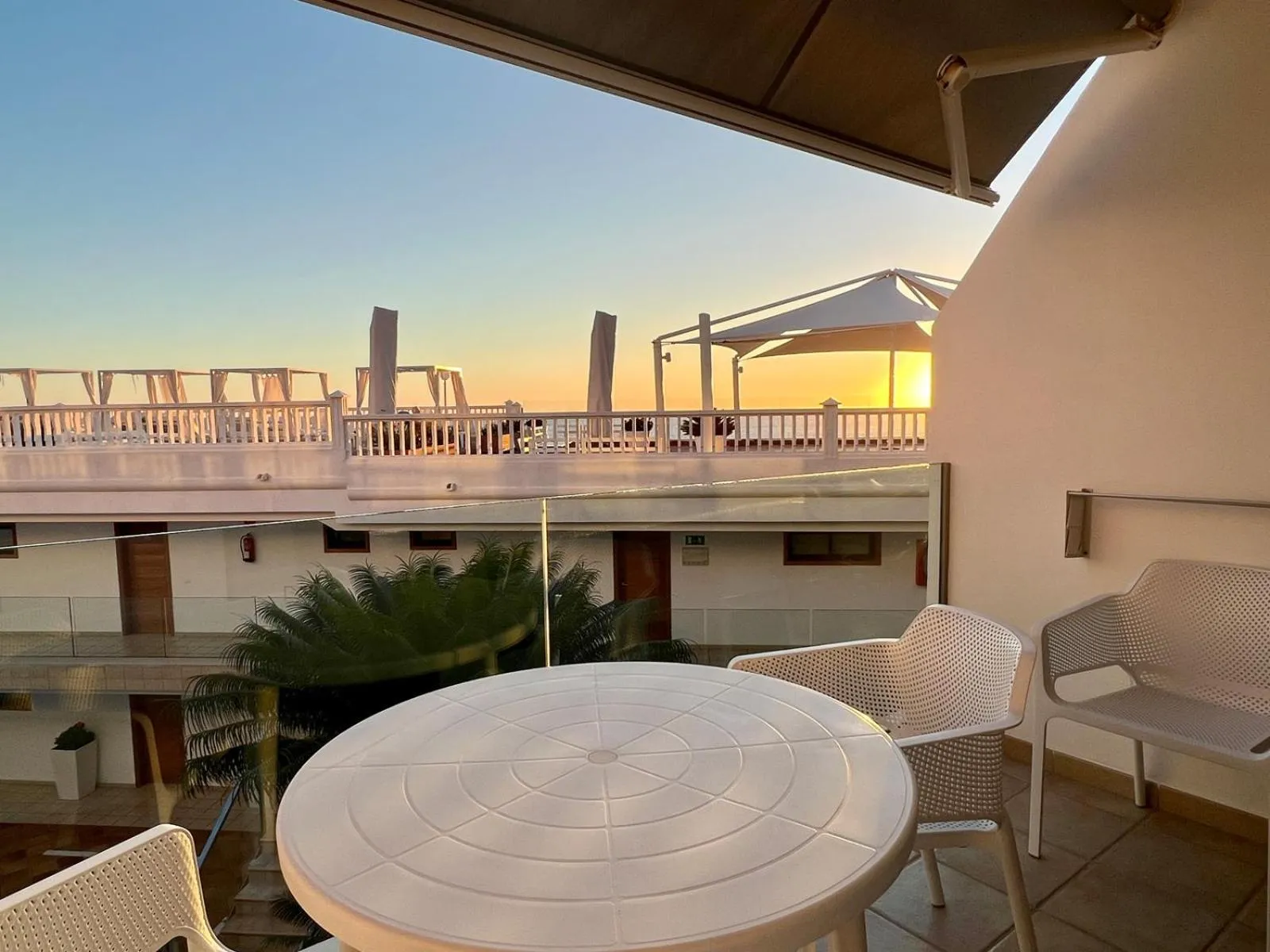 Balcony/Terrace in Ona Pearly Grey