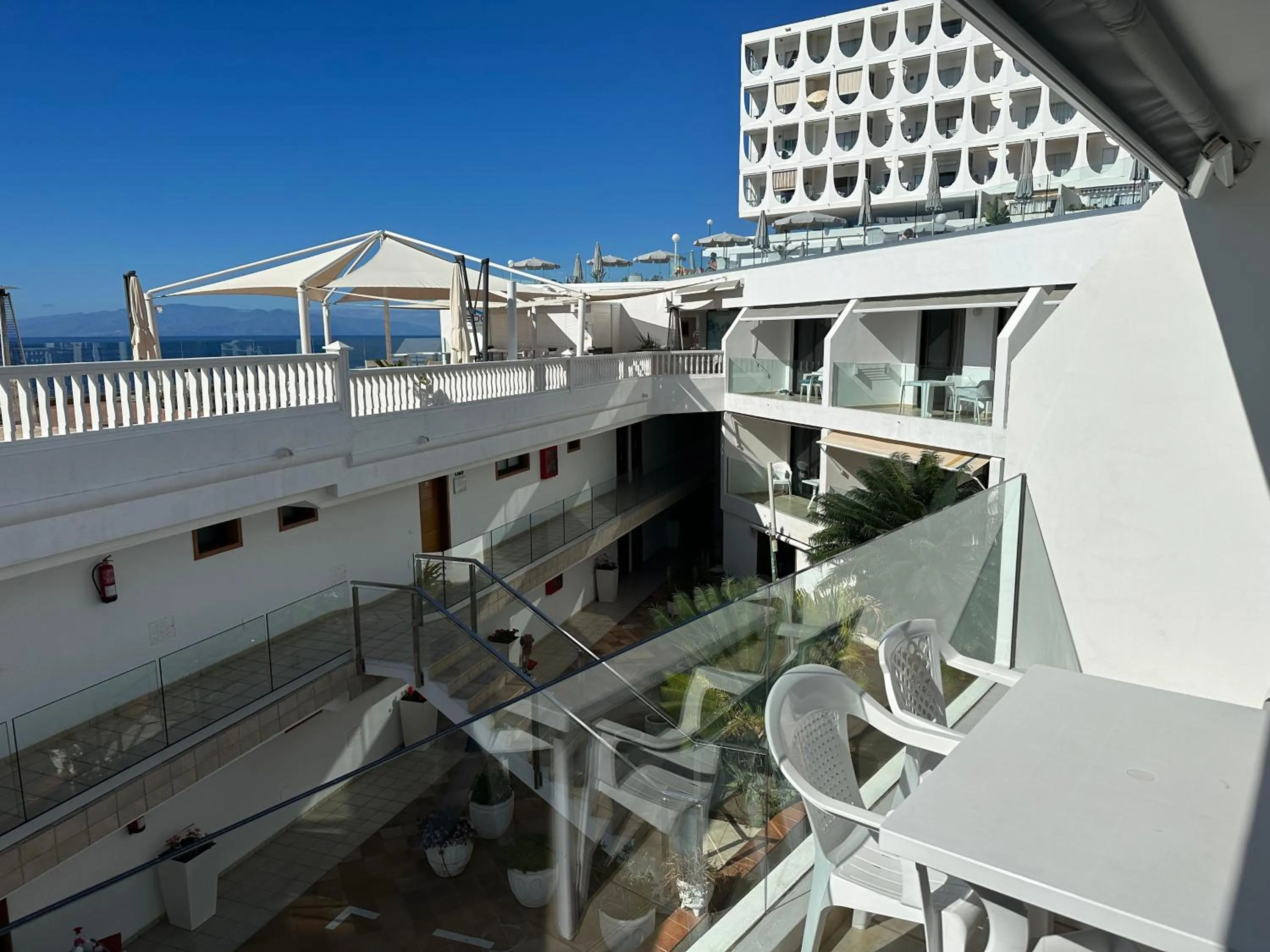 Balcony/Terrace in Ona Pearly Grey