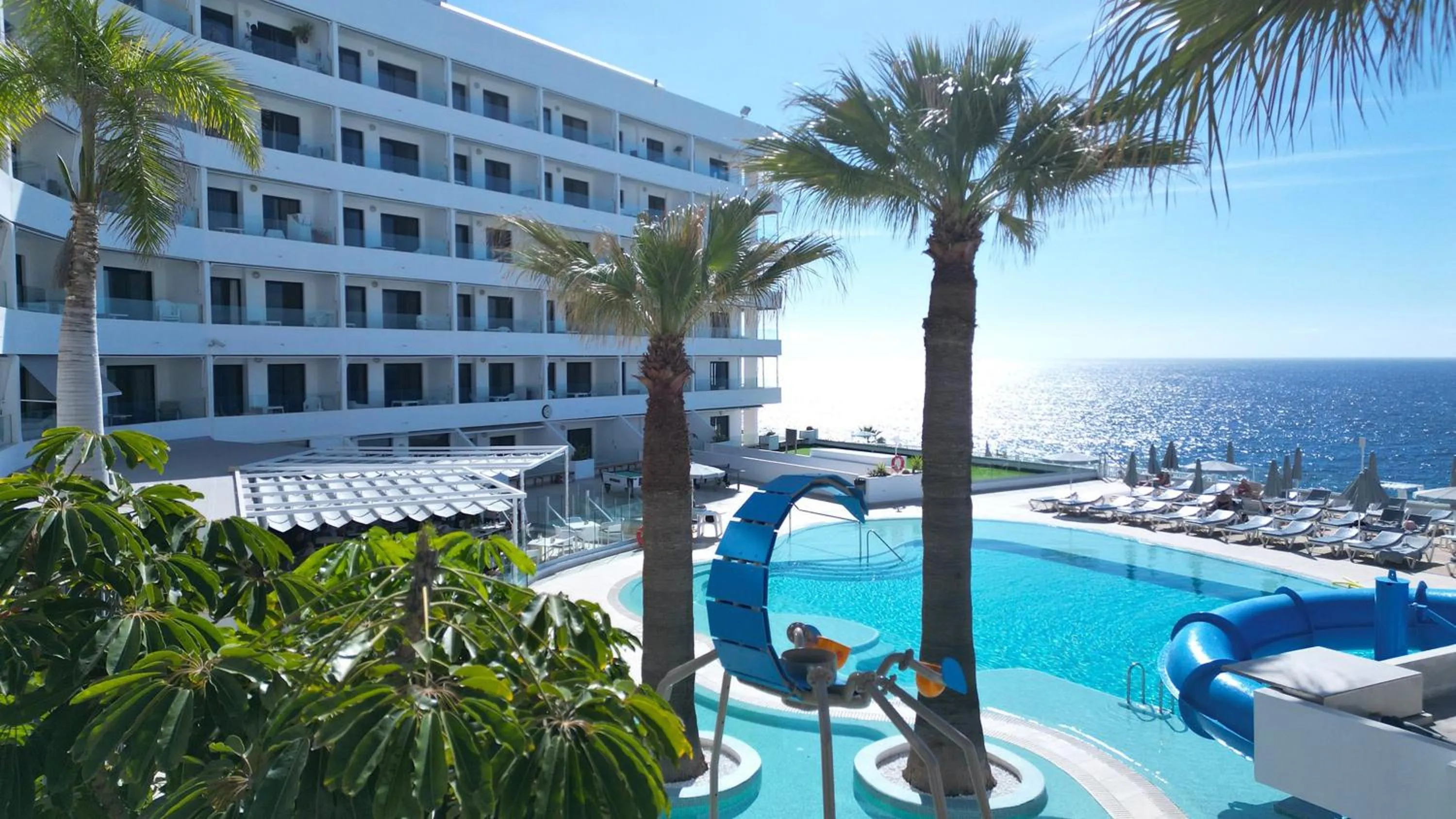 Pool view in Ona Pearly Grey