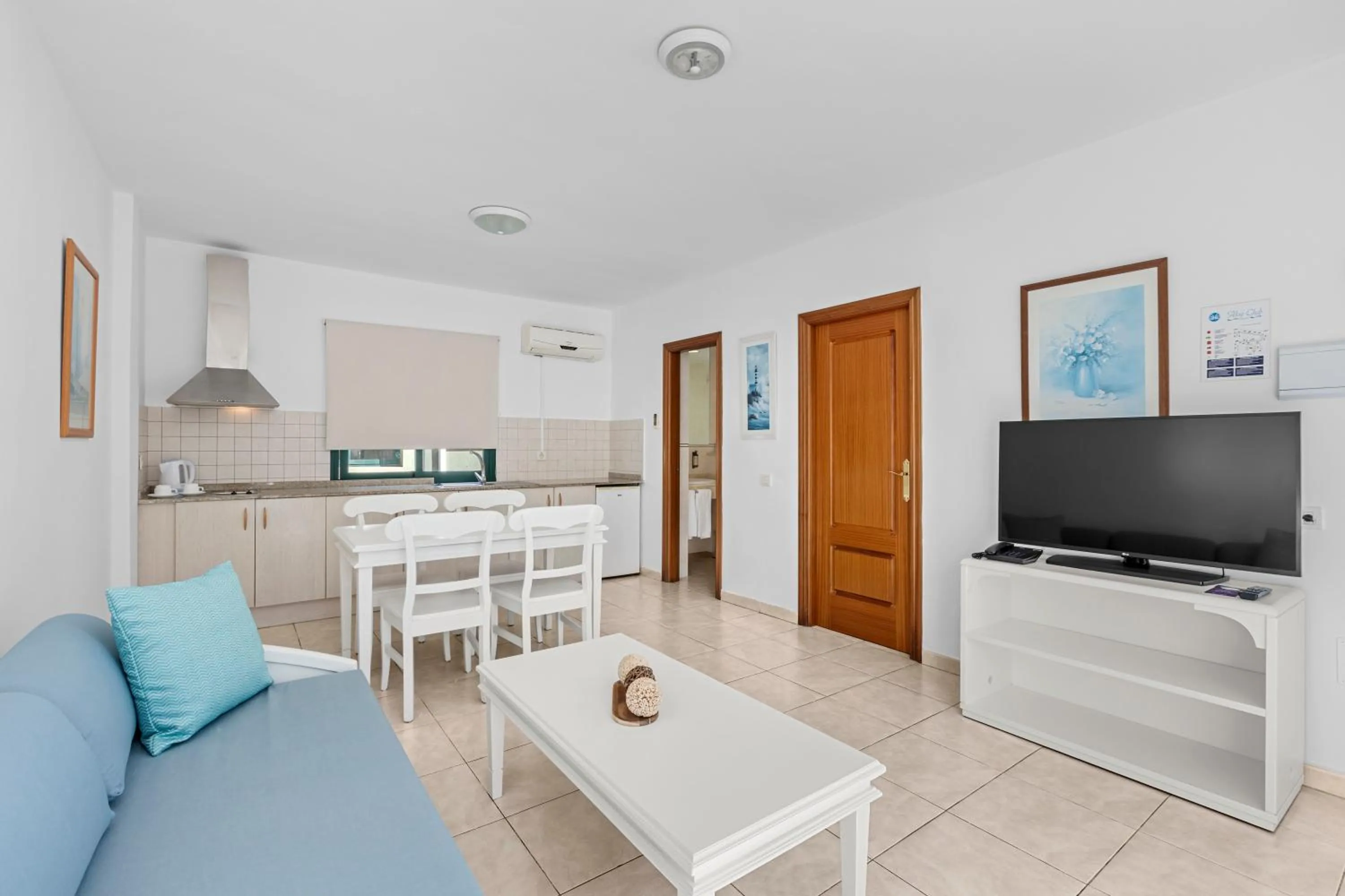 Kitchen or kitchenette in BLUESEA Aloe Corralejo