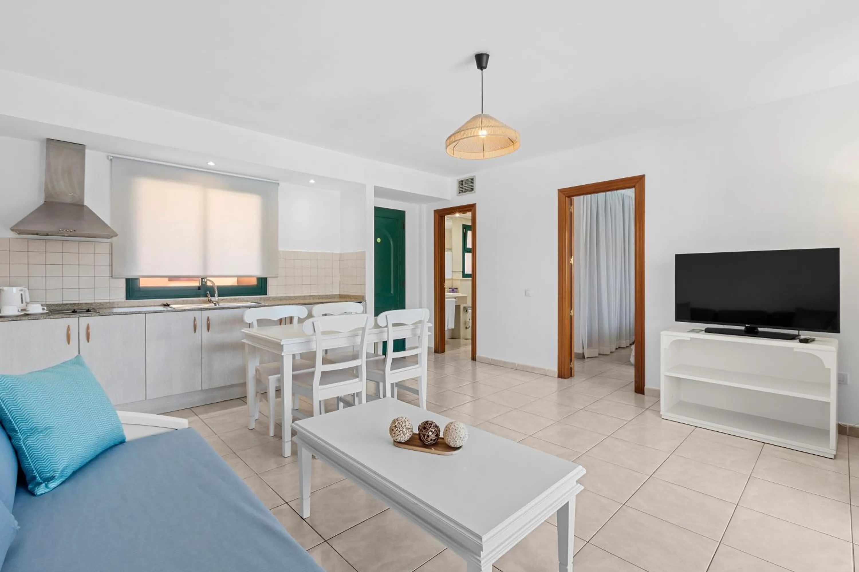 Kitchen or kitchenette, Seating Area in Labranda Aloe Club