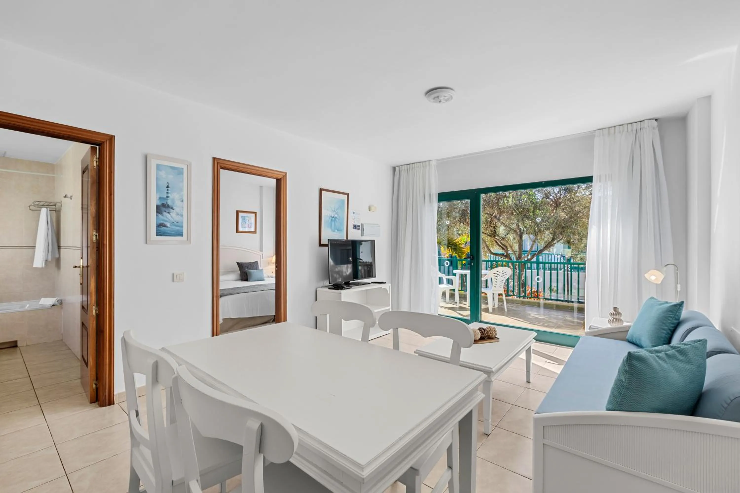 Photo of the whole room, Bed in BLUESEA Aloe Corralejo