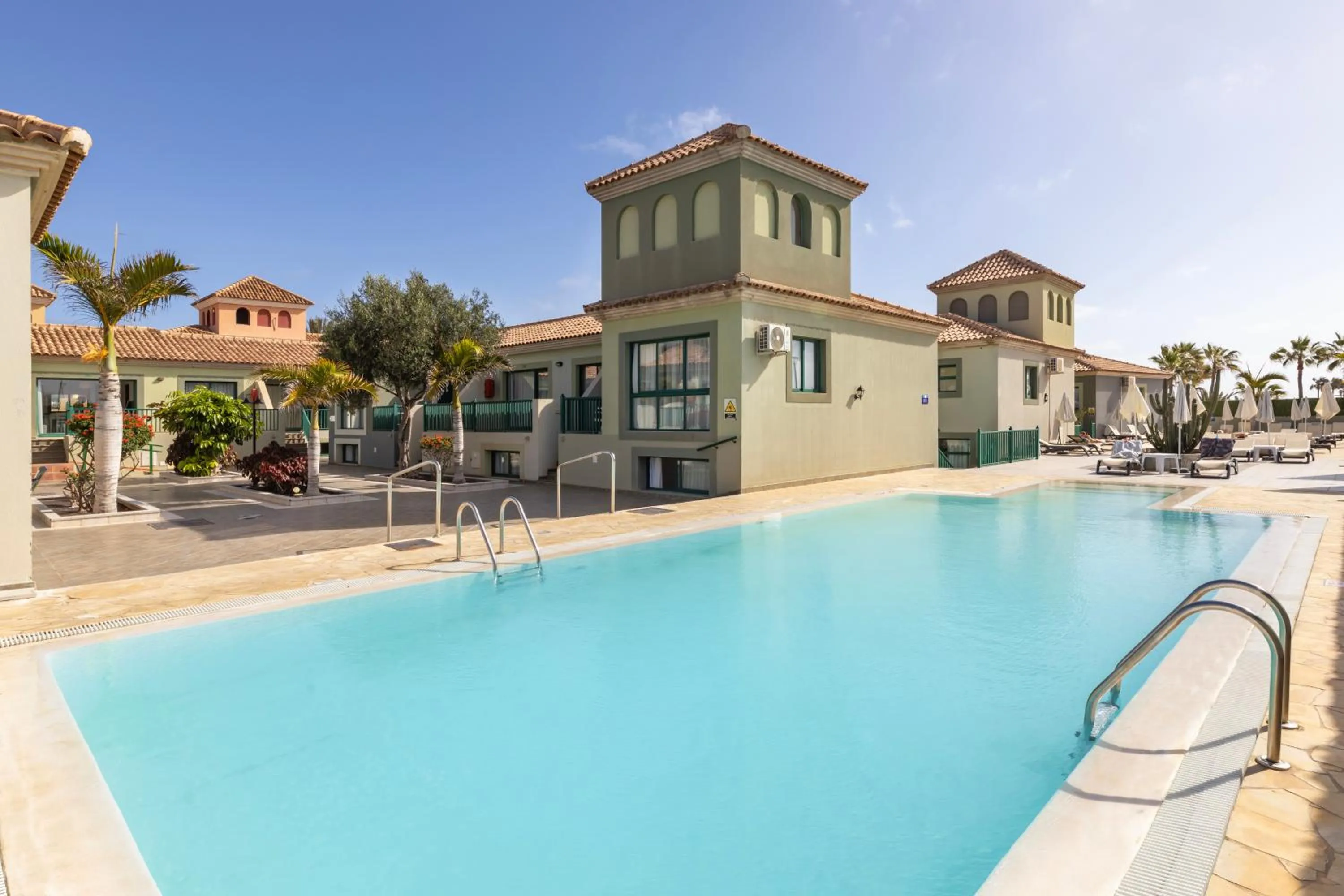 Swimming pool in BLUESEA Aloe Corralejo