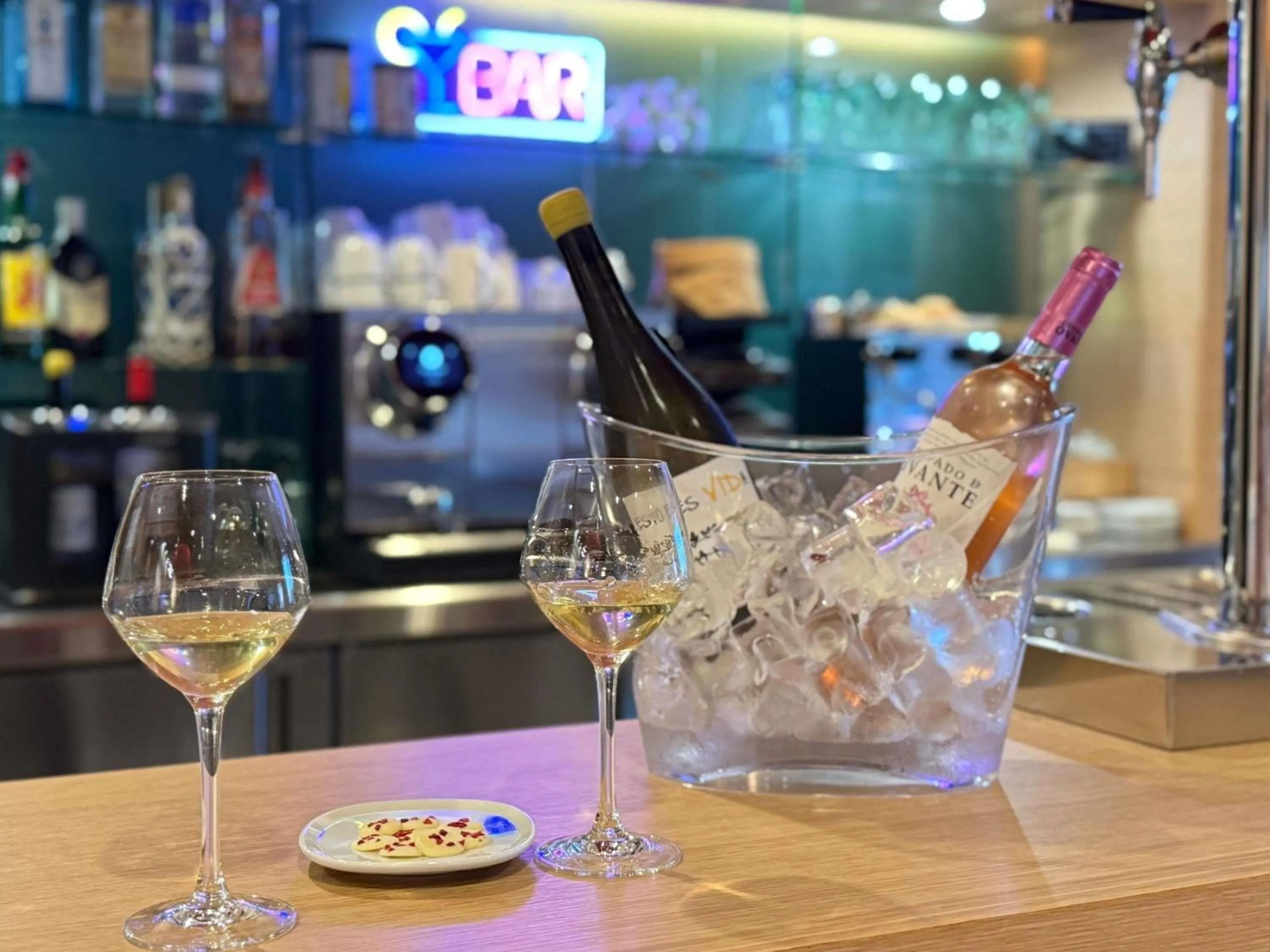 Lounge or bar in Ibis Madrid Centro las Ventas