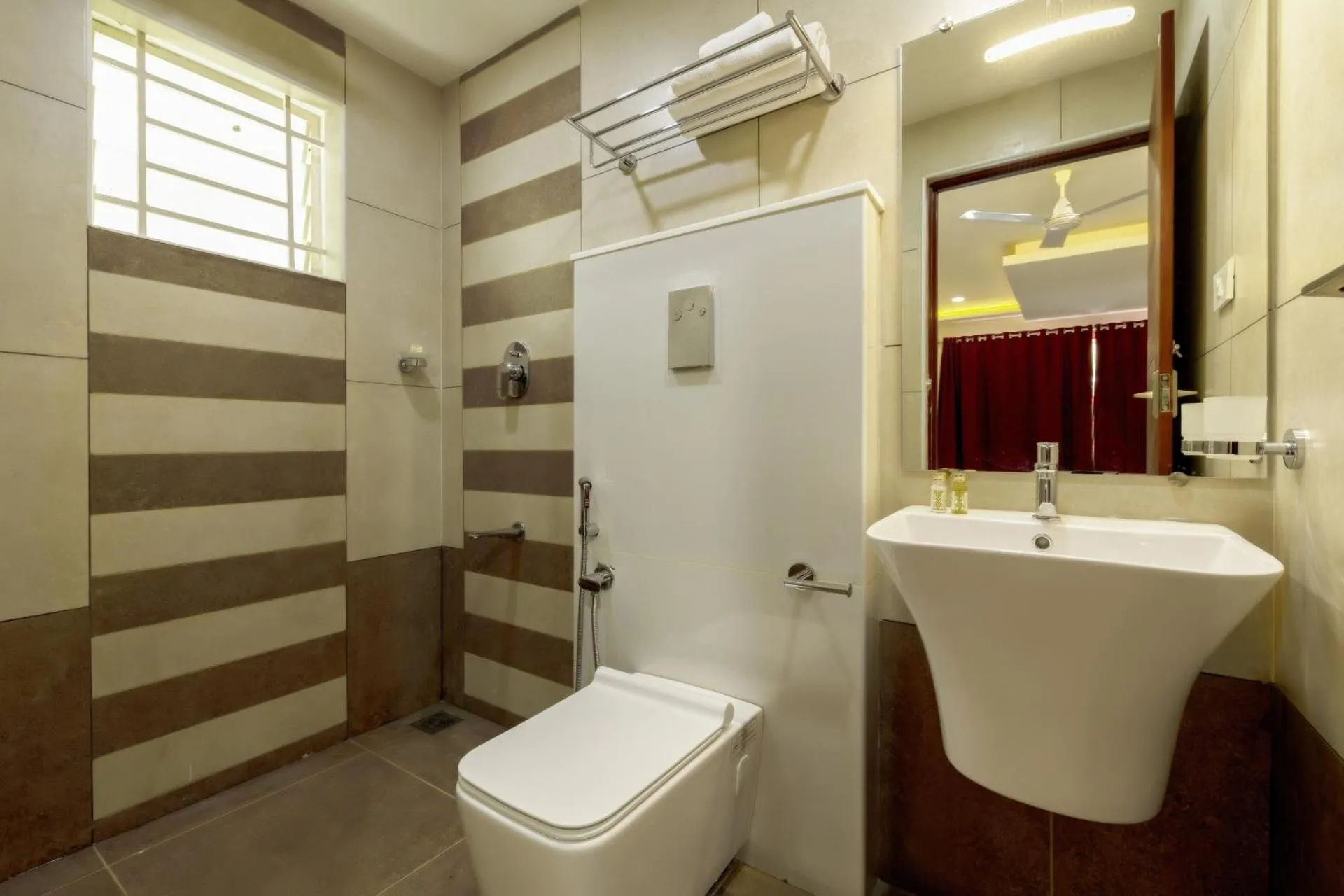 Toilet in Burooj Hotel