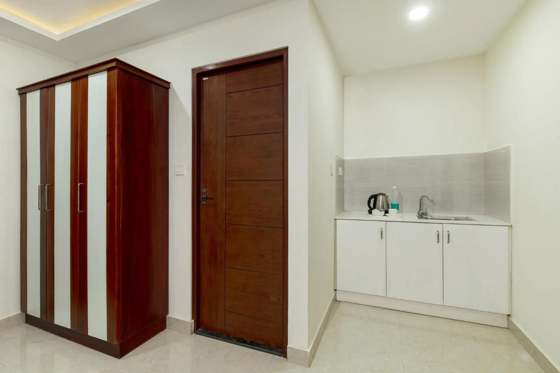 Kitchen or kitchenette in Burooj Hotel