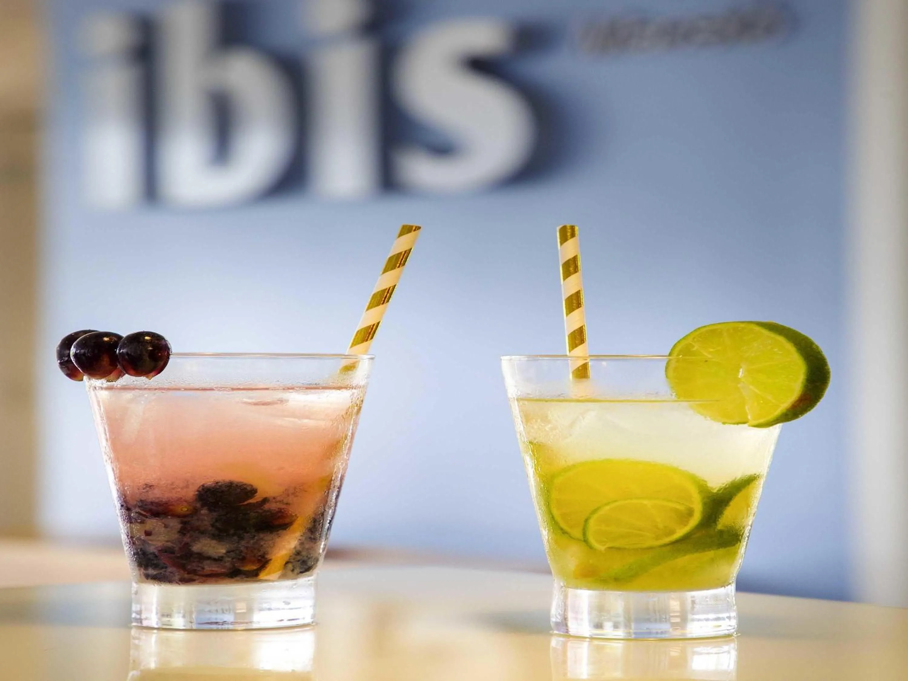 Lounge or bar in ibis Maceio Pajuçara