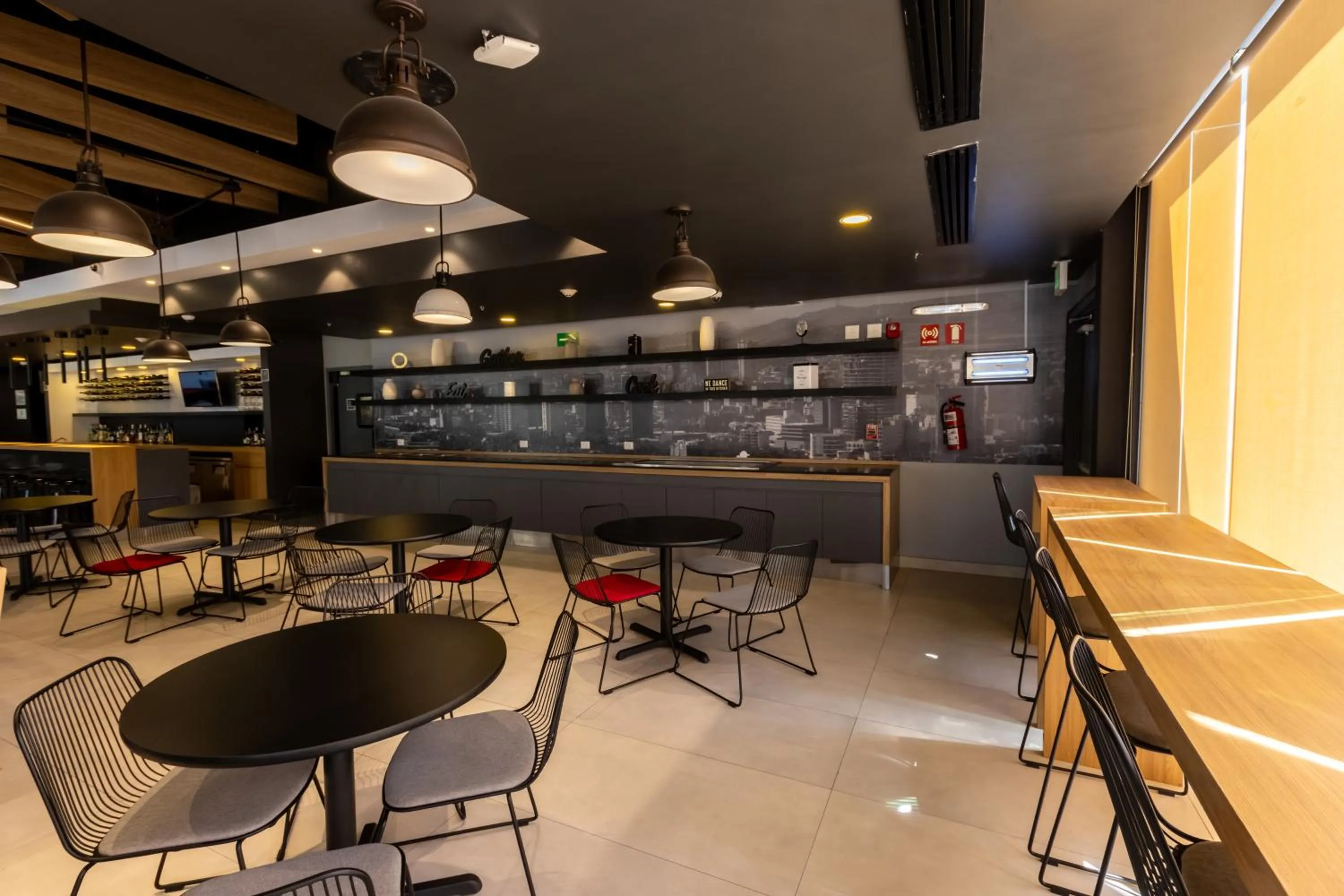 Restaurant/places to eat in ibis Tijuana