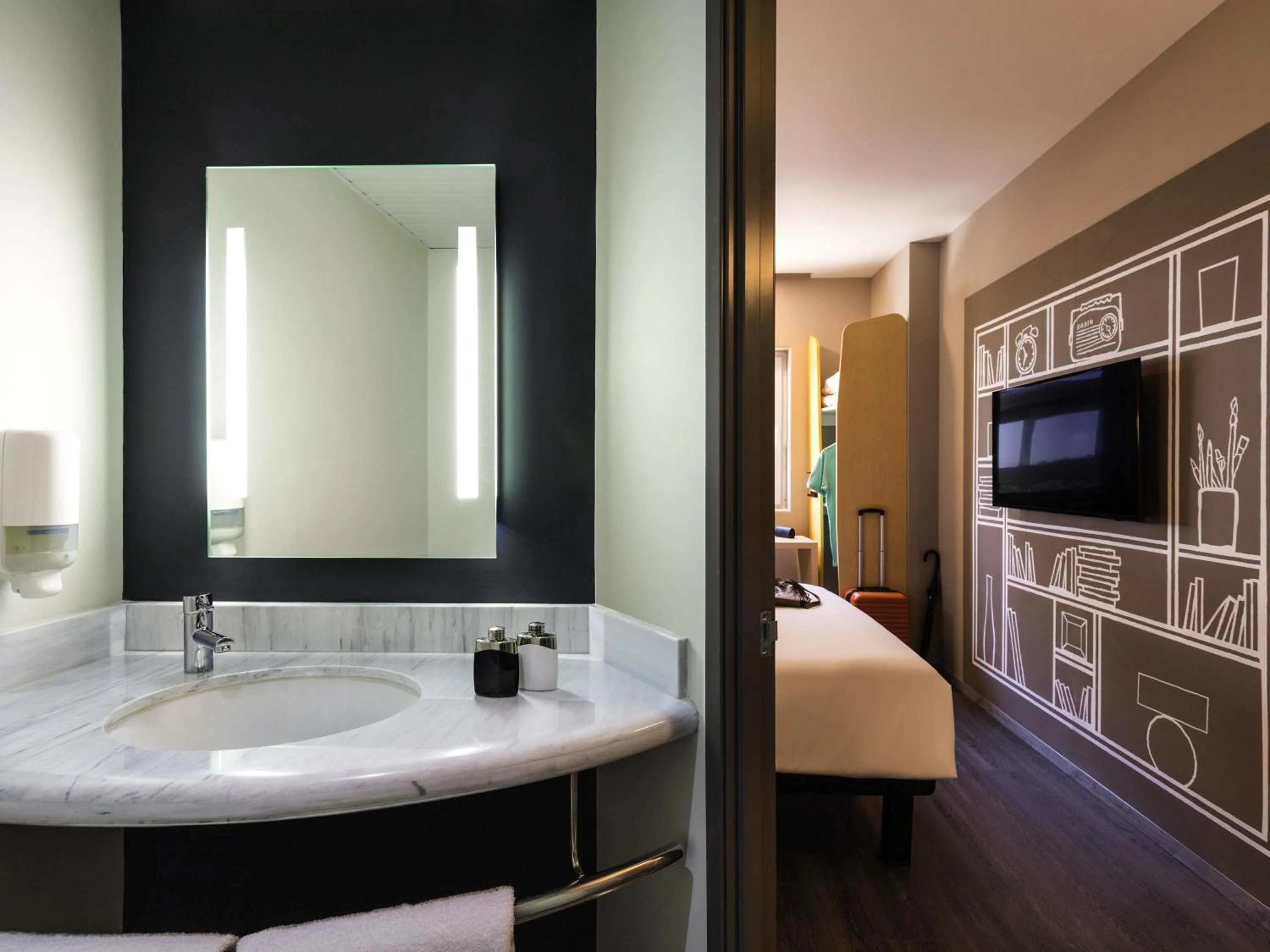 Bedroom, Bed in Ibis Torreon