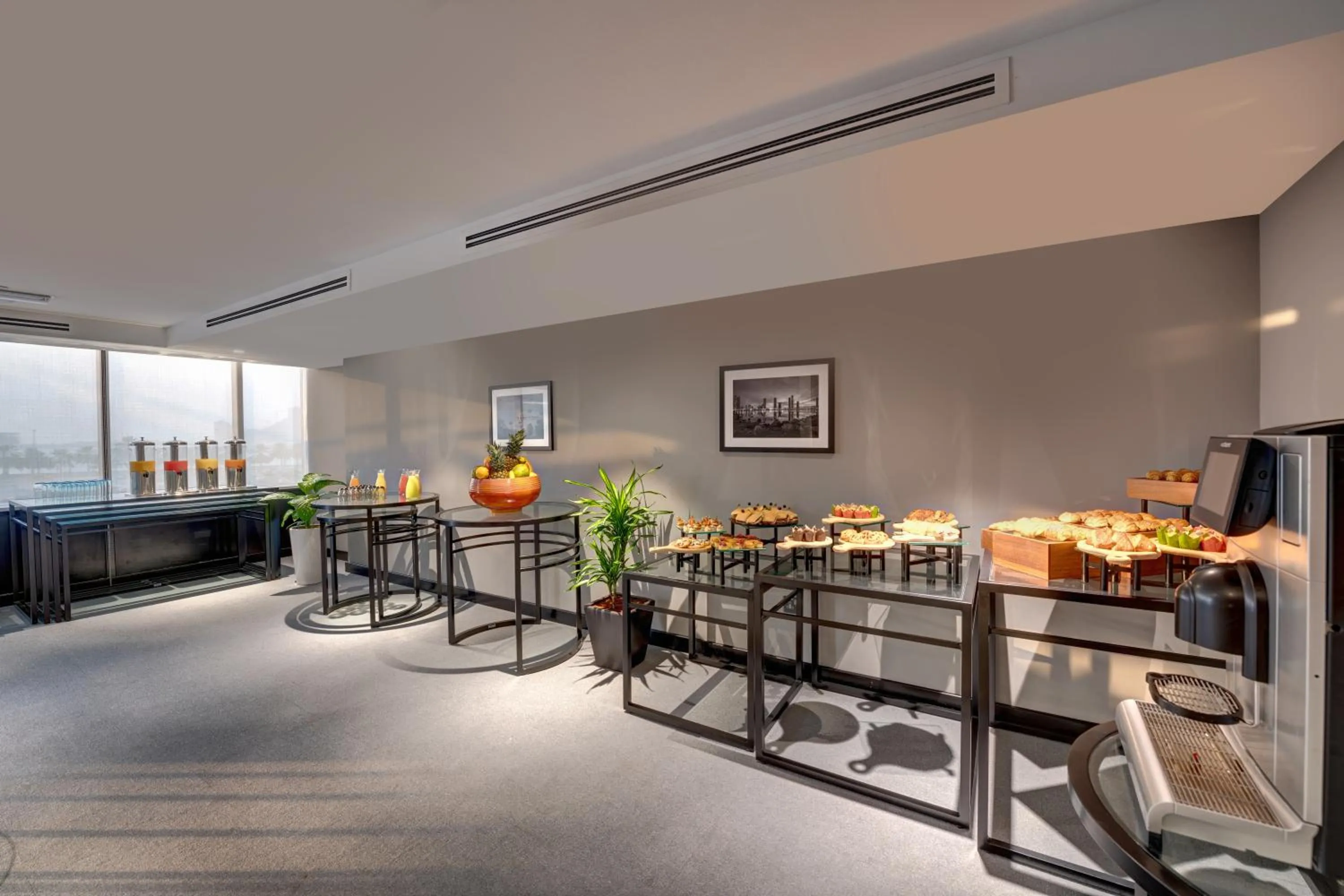 Food and drinks in Novotel Sharjah Expo Centre