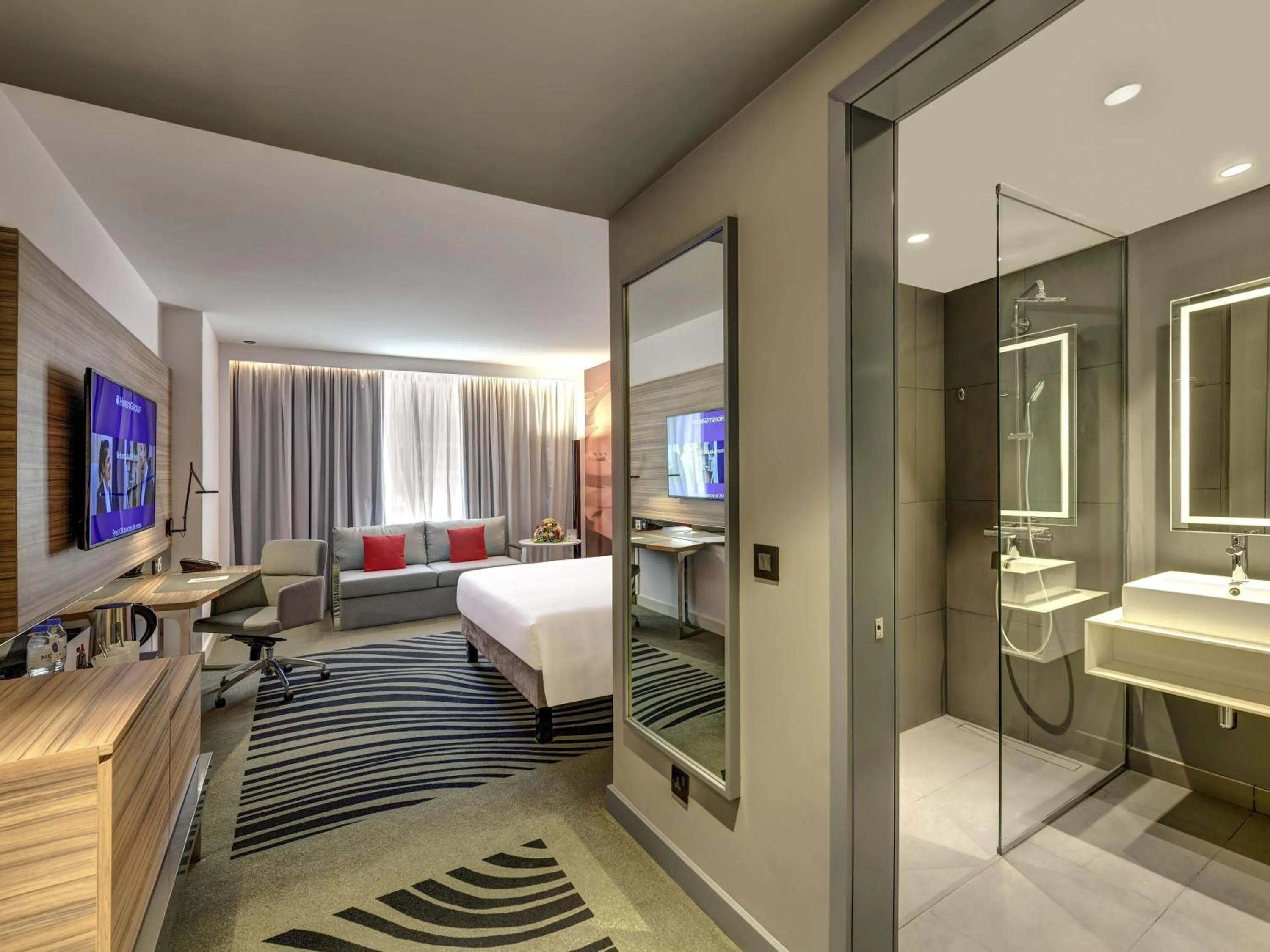 Bedroom, Bed in Novotel Sharjah Expo Centre