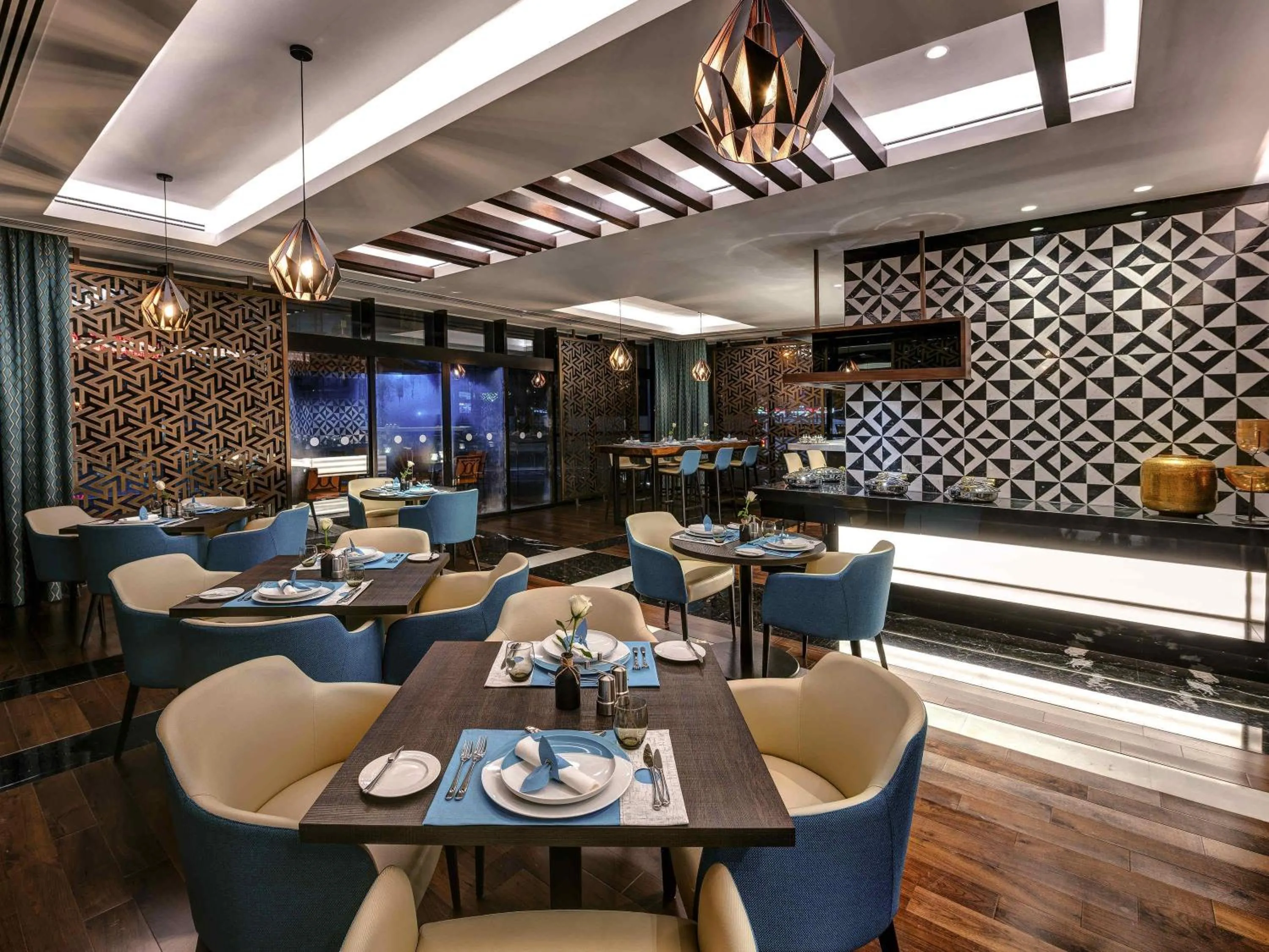 Restaurant/places to eat in Novotel Sharjah Expo Centre