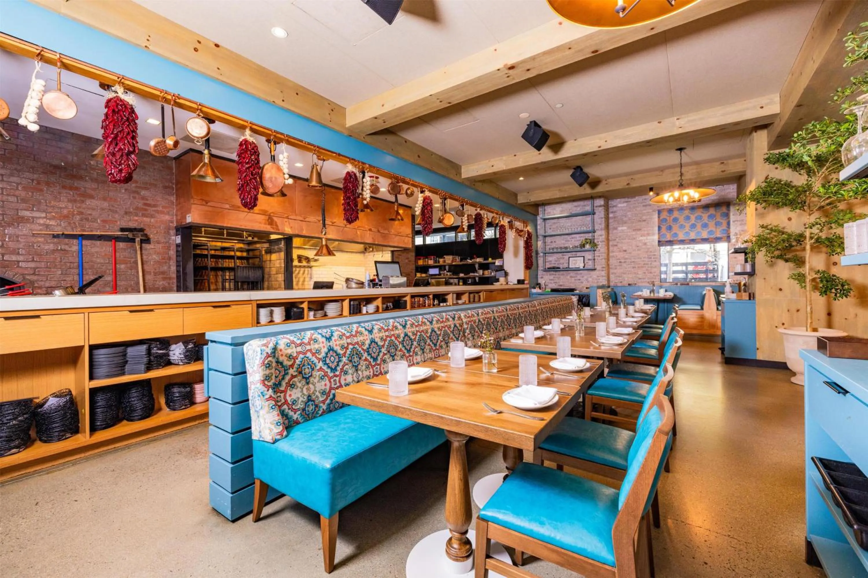 Restaurant/places to eat in Home2 Suites By Hilton Chicago River North