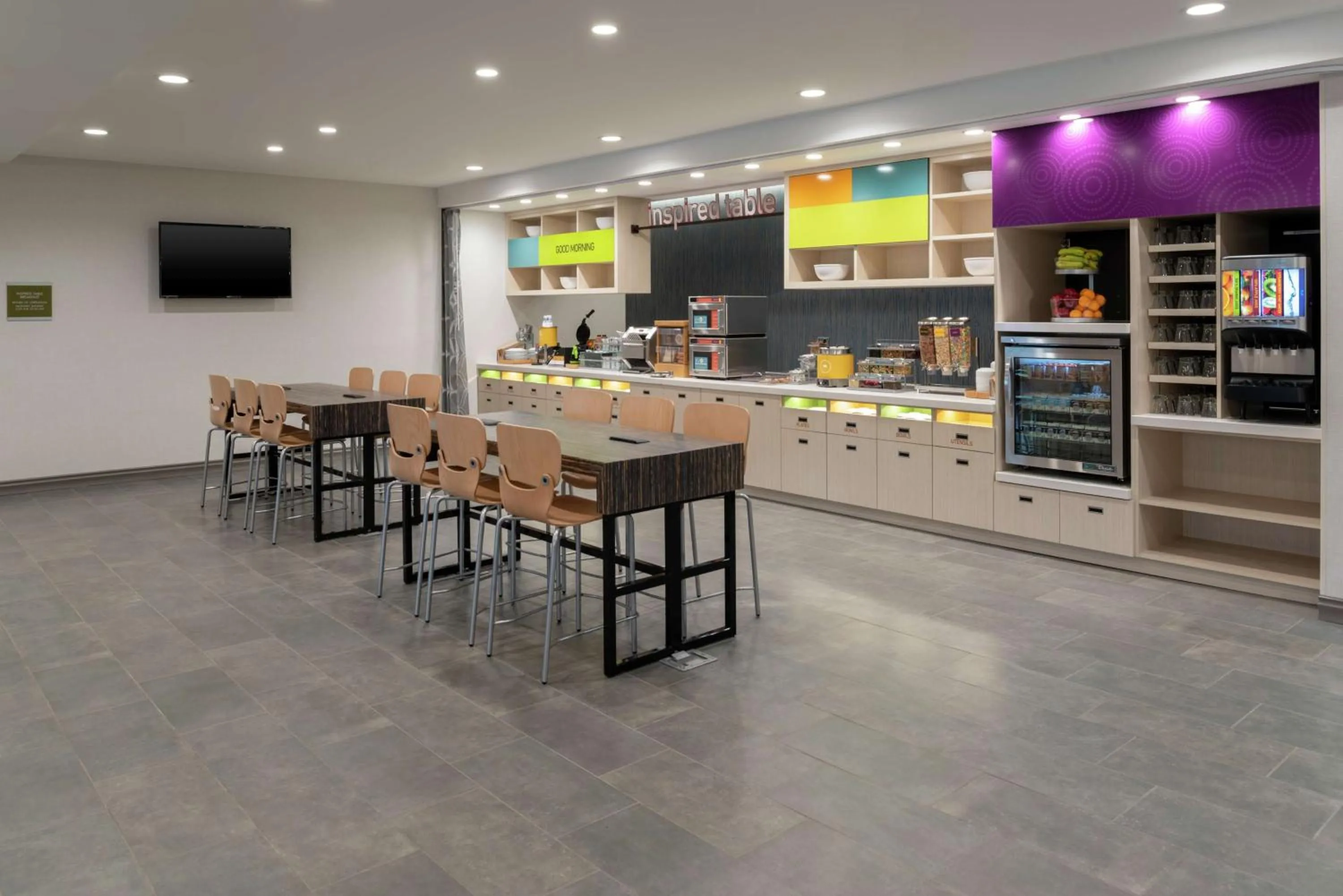 Breakfast in Home2 Suites By Hilton Indianapolis Airport