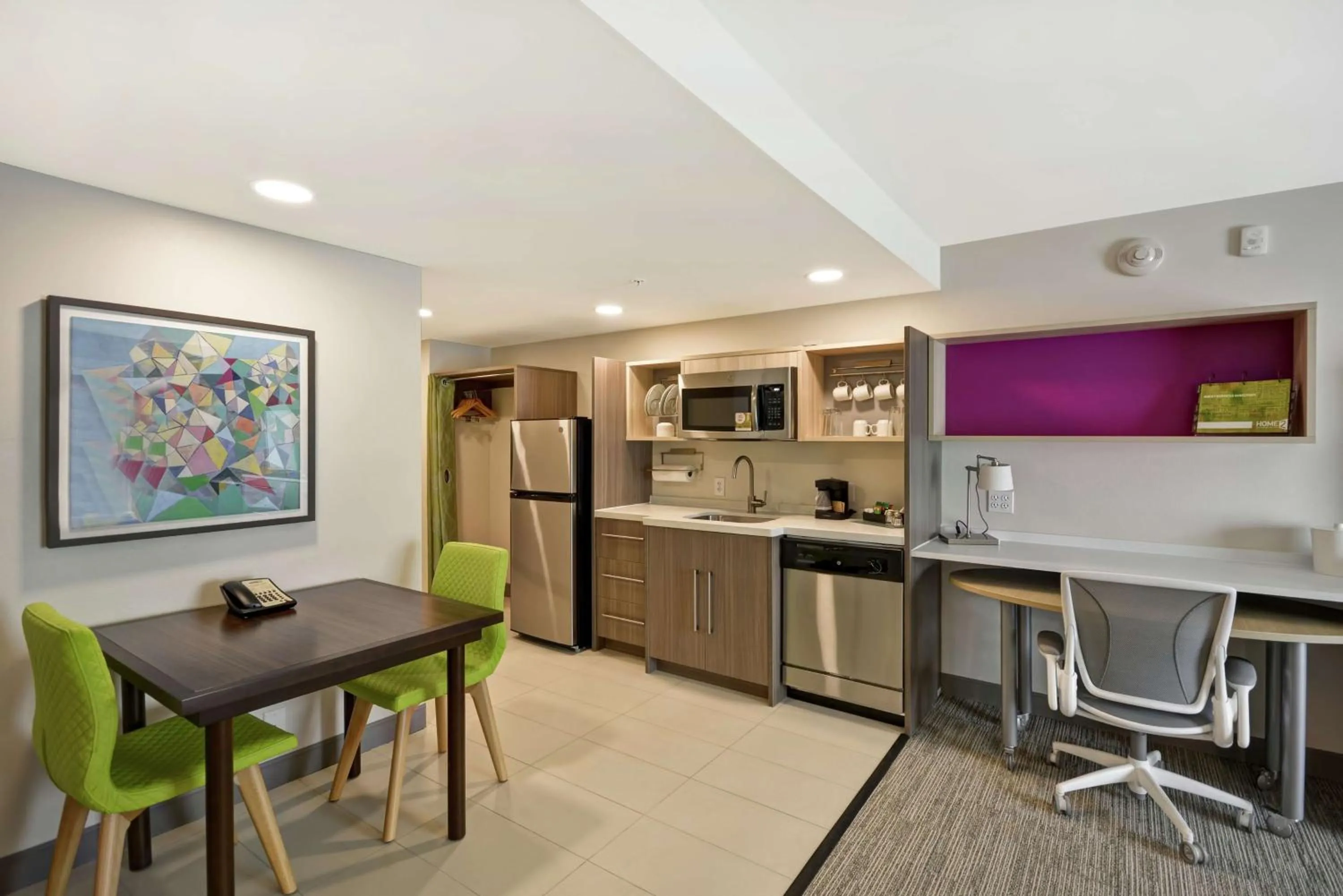 Bedroom in Home2 Suites By Hilton Warner Robins