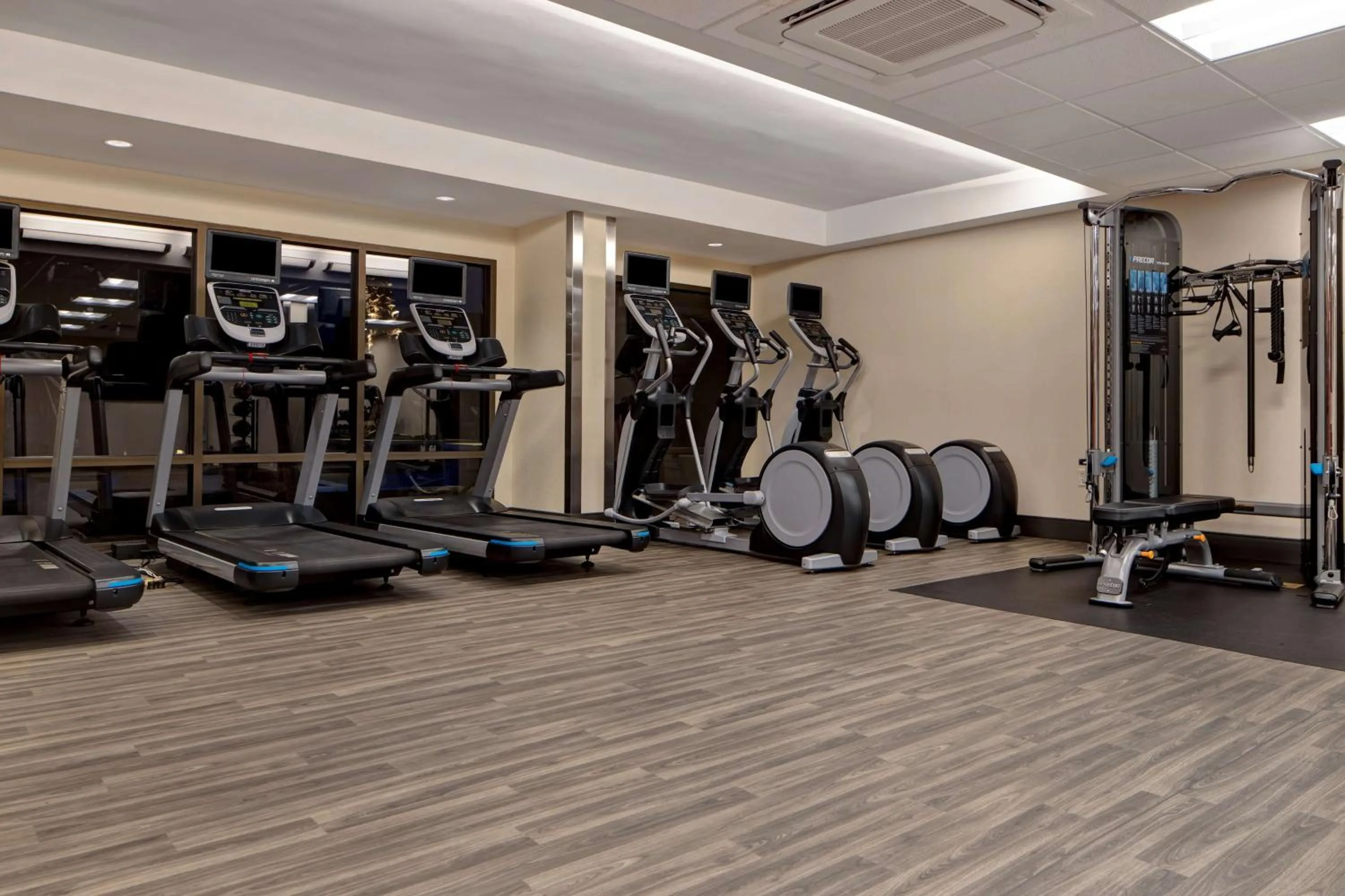 Fitness centre/facilities in Hampton Inn & Suites on the San Antonio Riverwalk