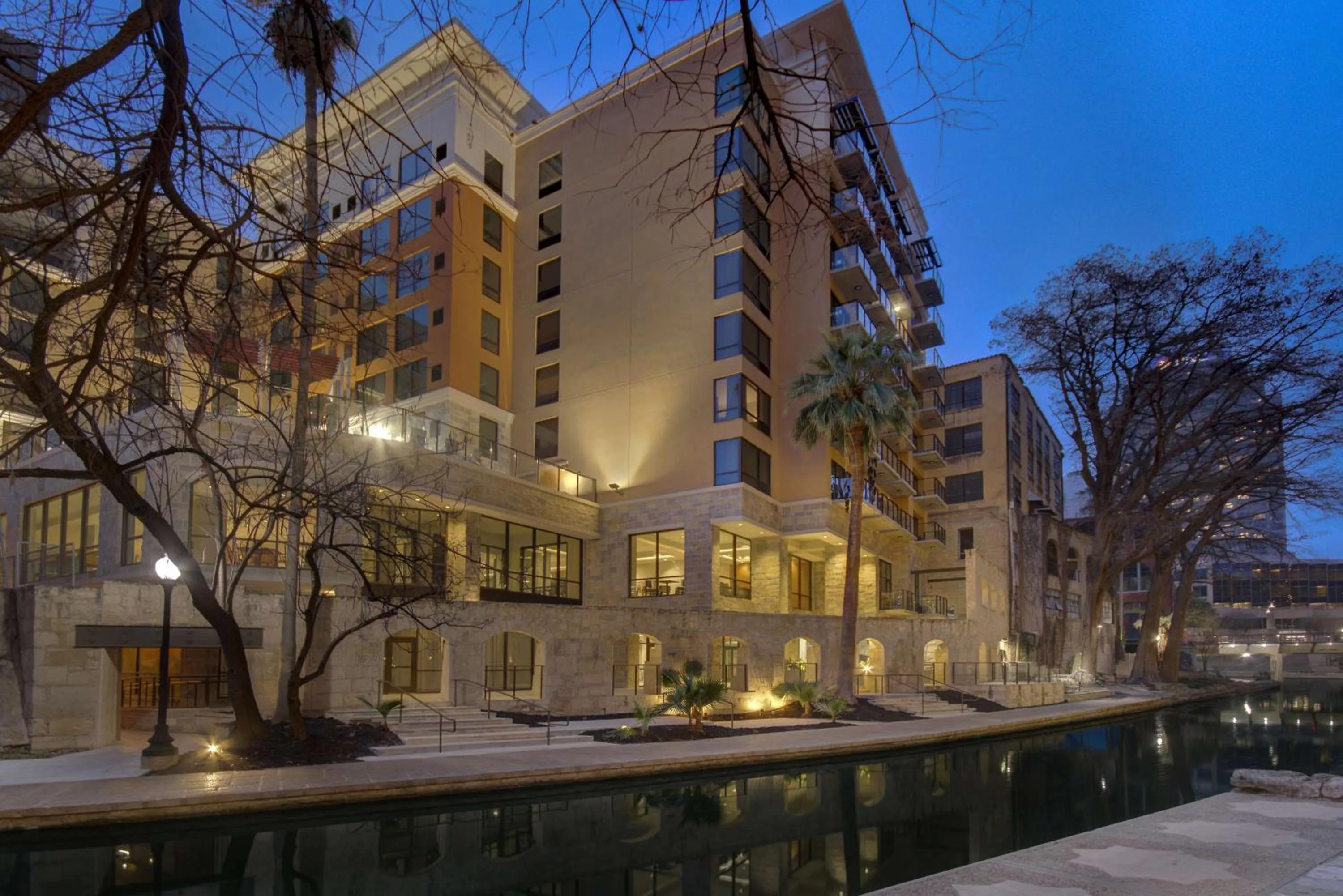 Property building in Hampton Inn & Suites on the San Antonio Riverwalk
