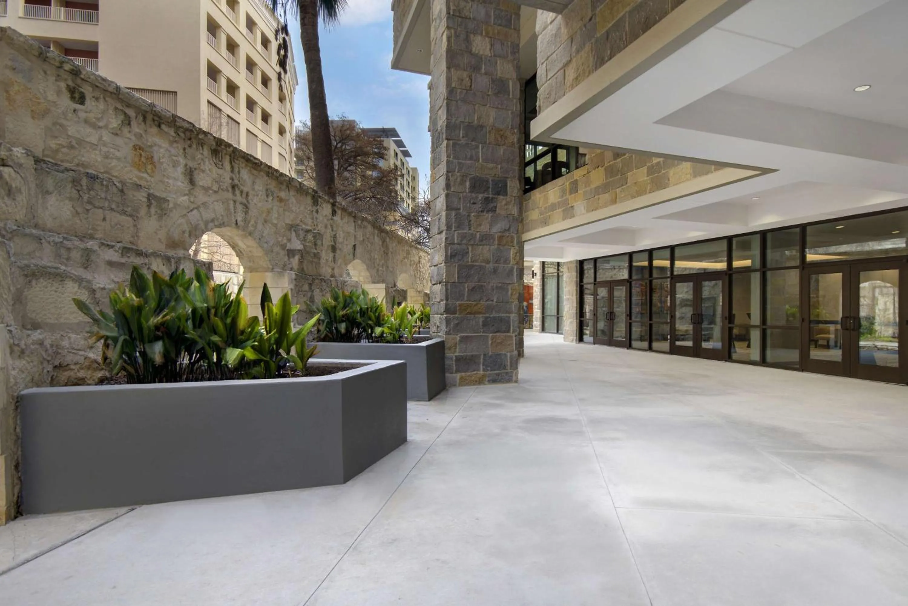 Patio in Hampton Inn & Suites on the San Antonio Riverwalk